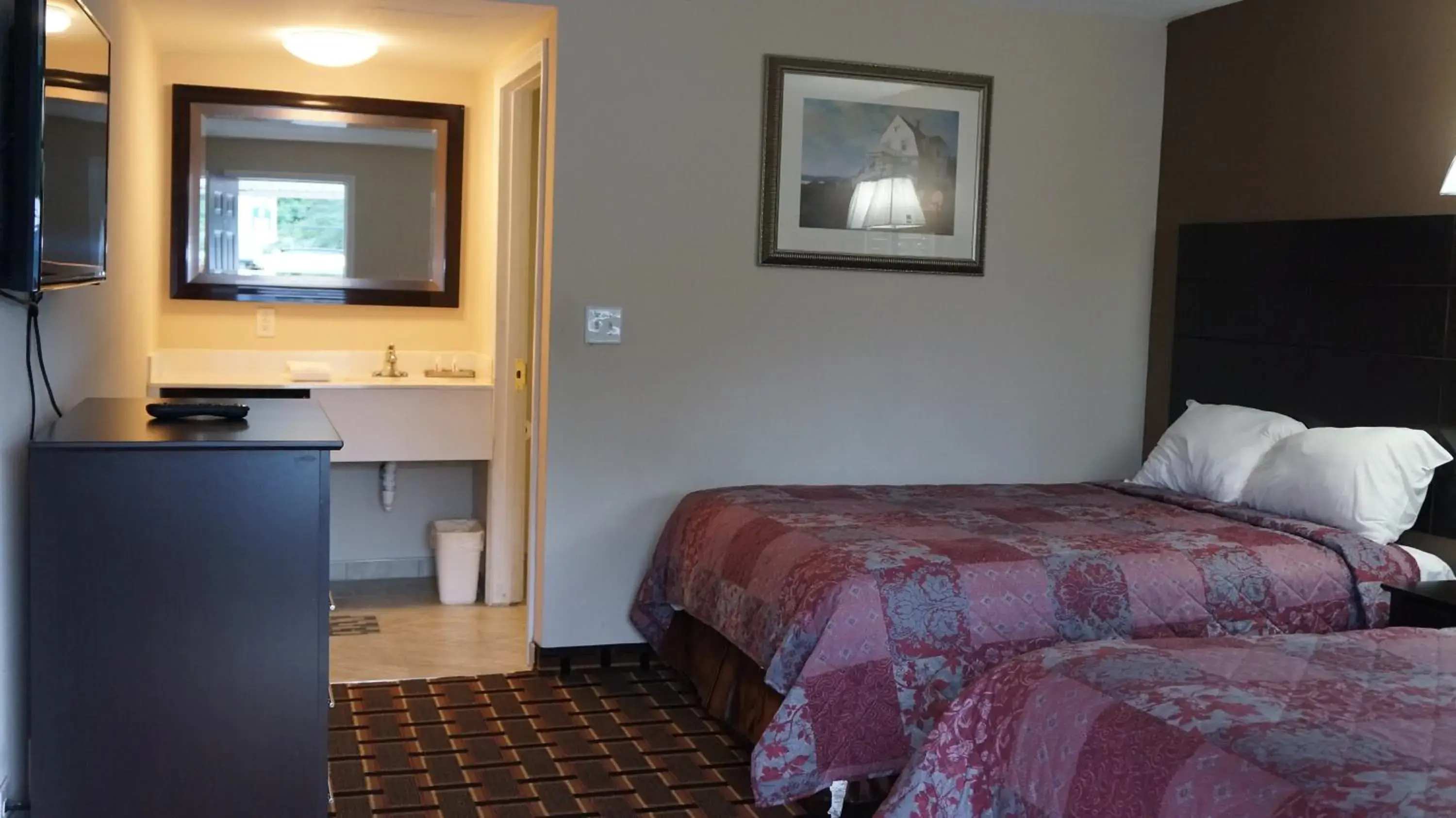 Budget Double Room in Best Stay Inn Budget Double Room in Best Stay Inn