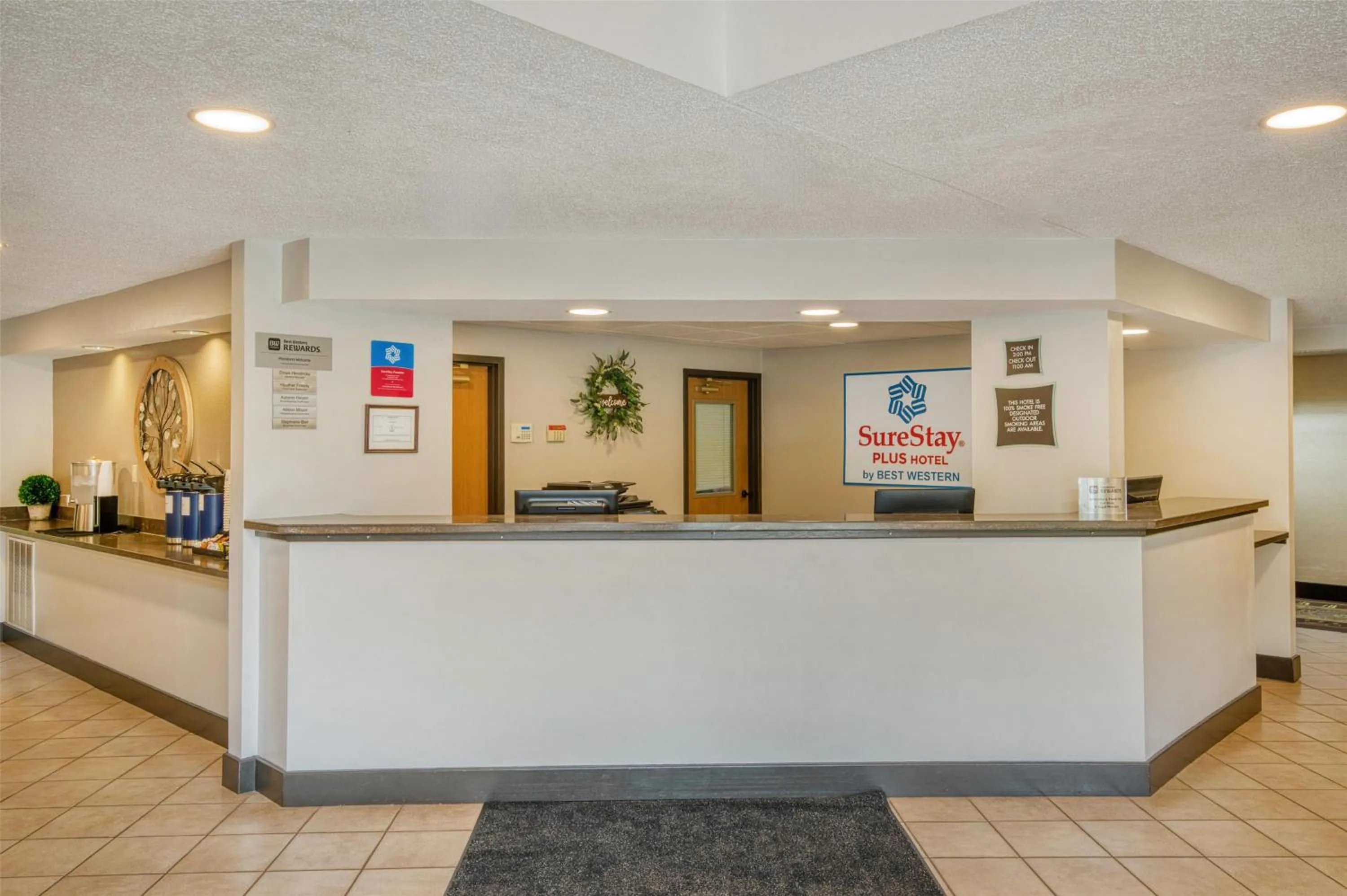 Lobby or reception in SureStay Plus Hotel by Best Western Elizabethtown Hershey