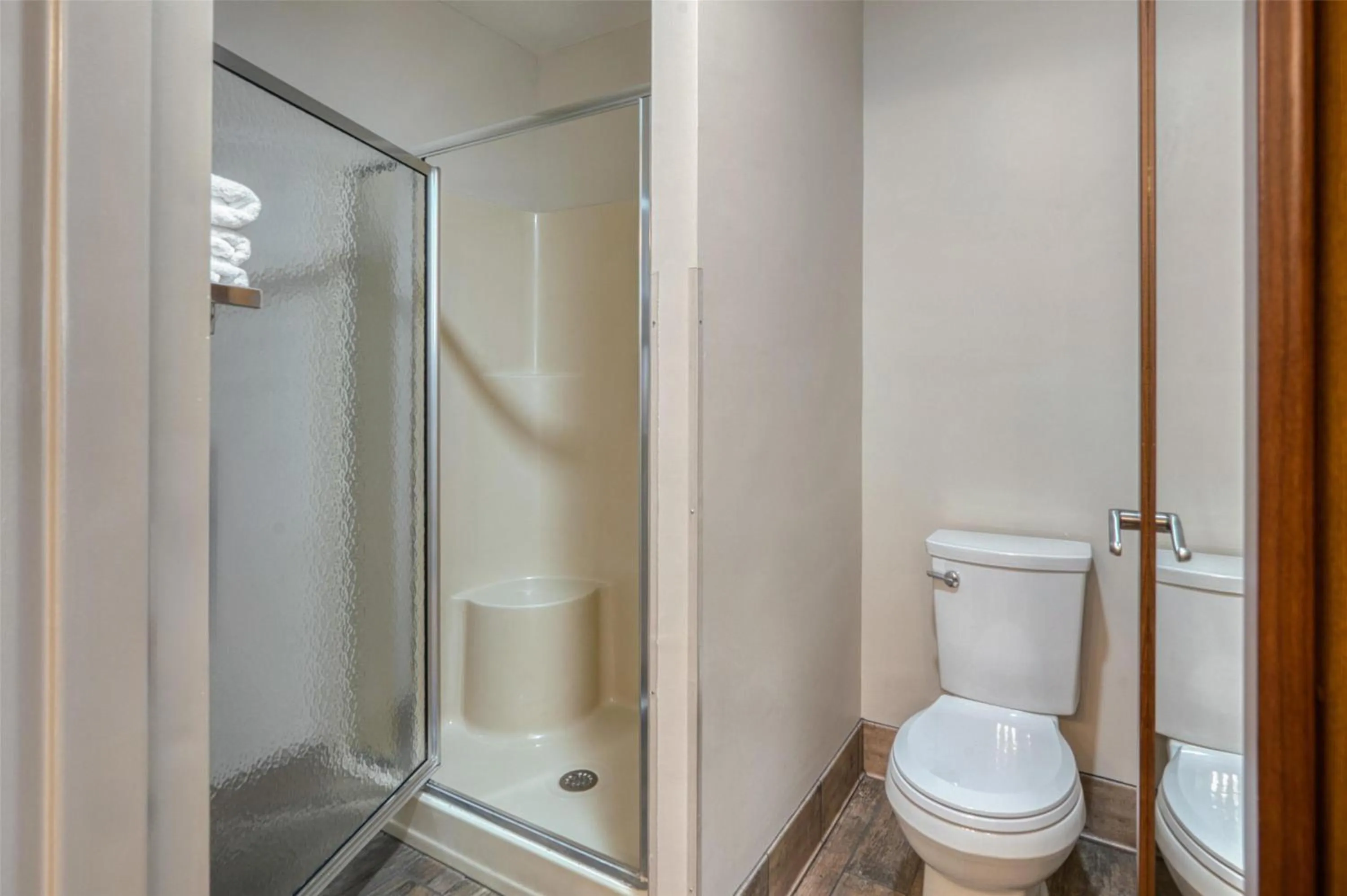 Bathroom in SureStay Plus Hotel by Best Western Elizabethtown Hershey