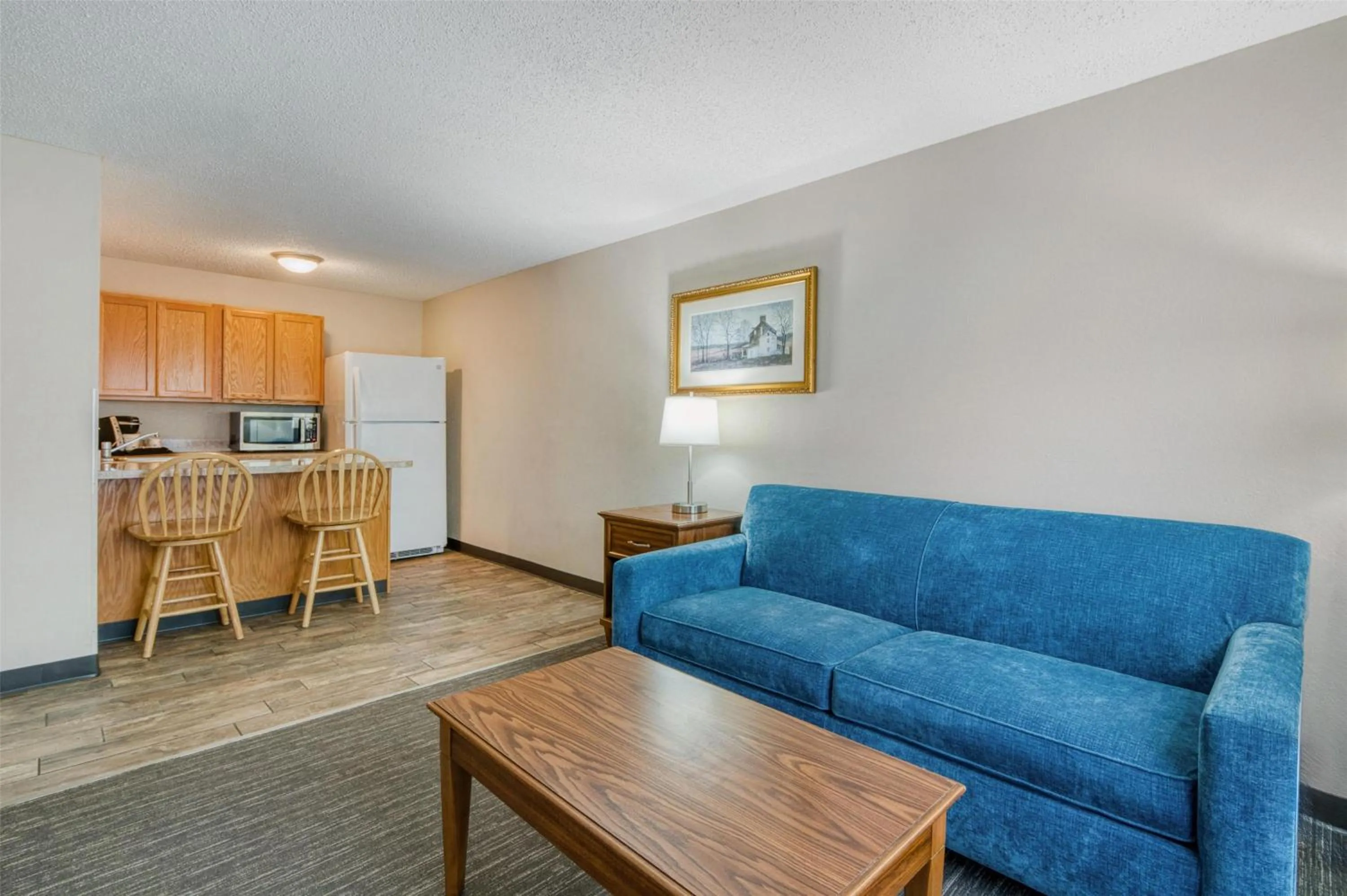 Bedroom in SureStay Plus Hotel by Best Western Elizabethtown Hershey