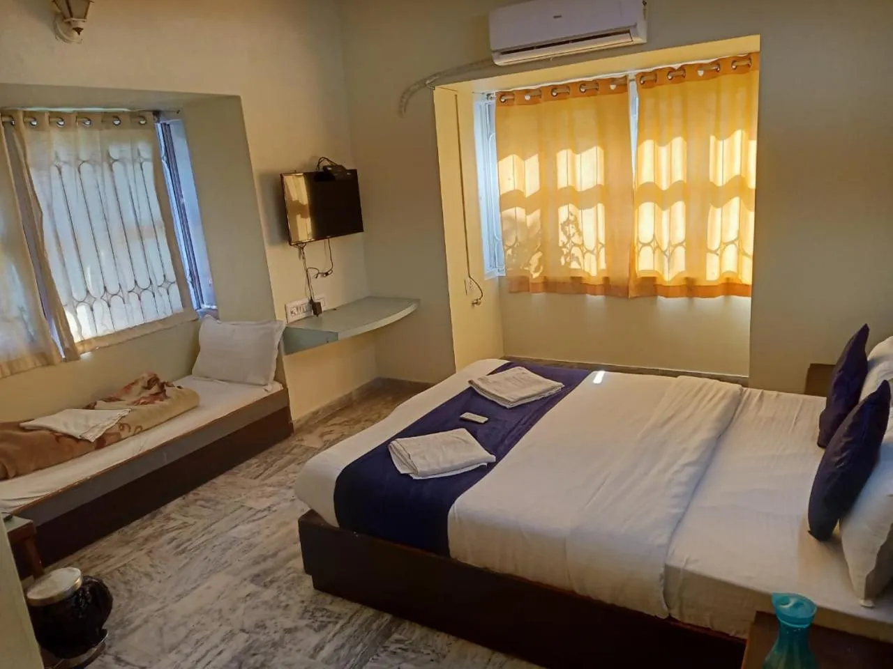 Bedroom, Bed in Hotel Blue Valley