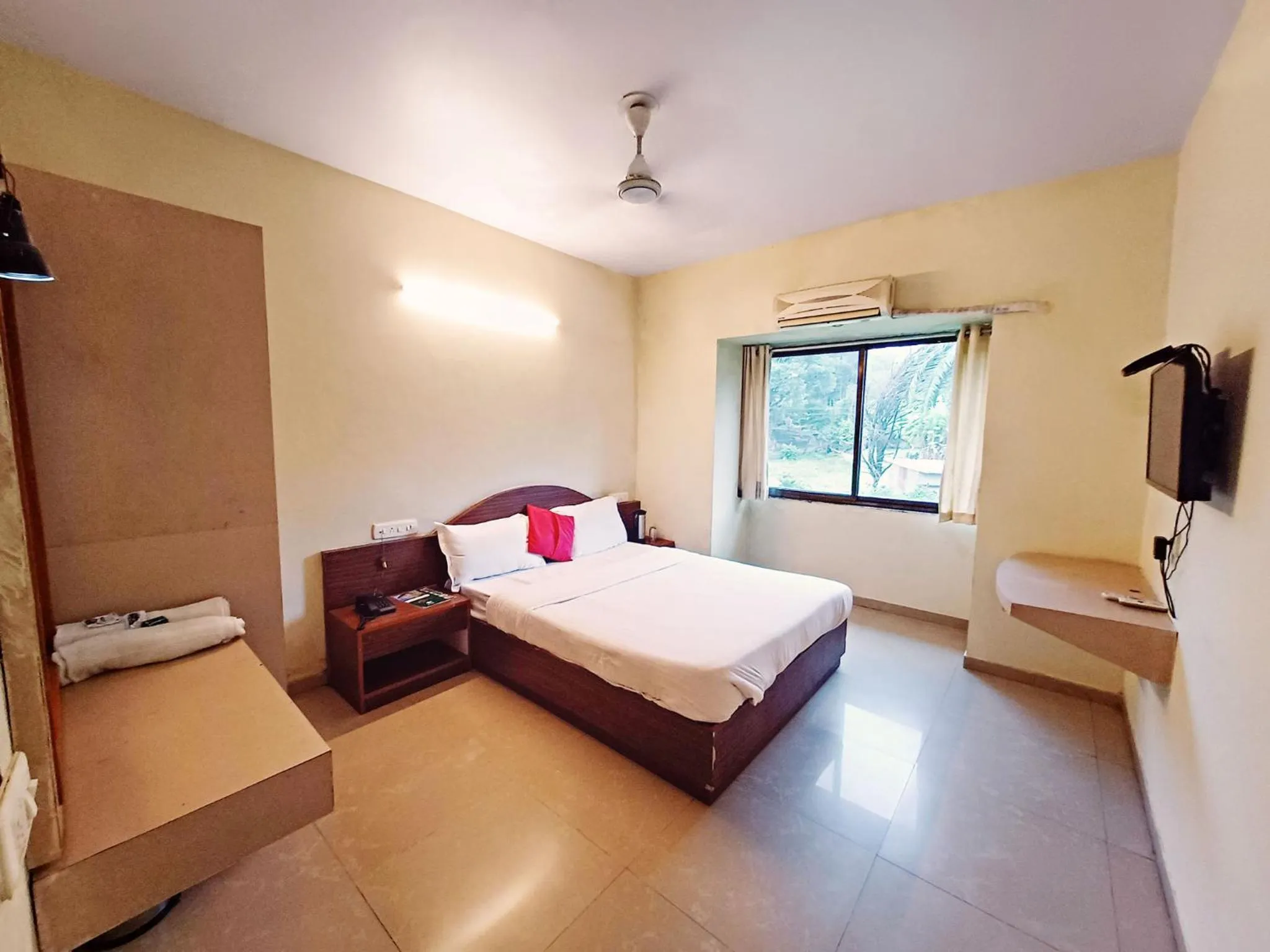 Bedroom, Bed in Hotel Blue Valley