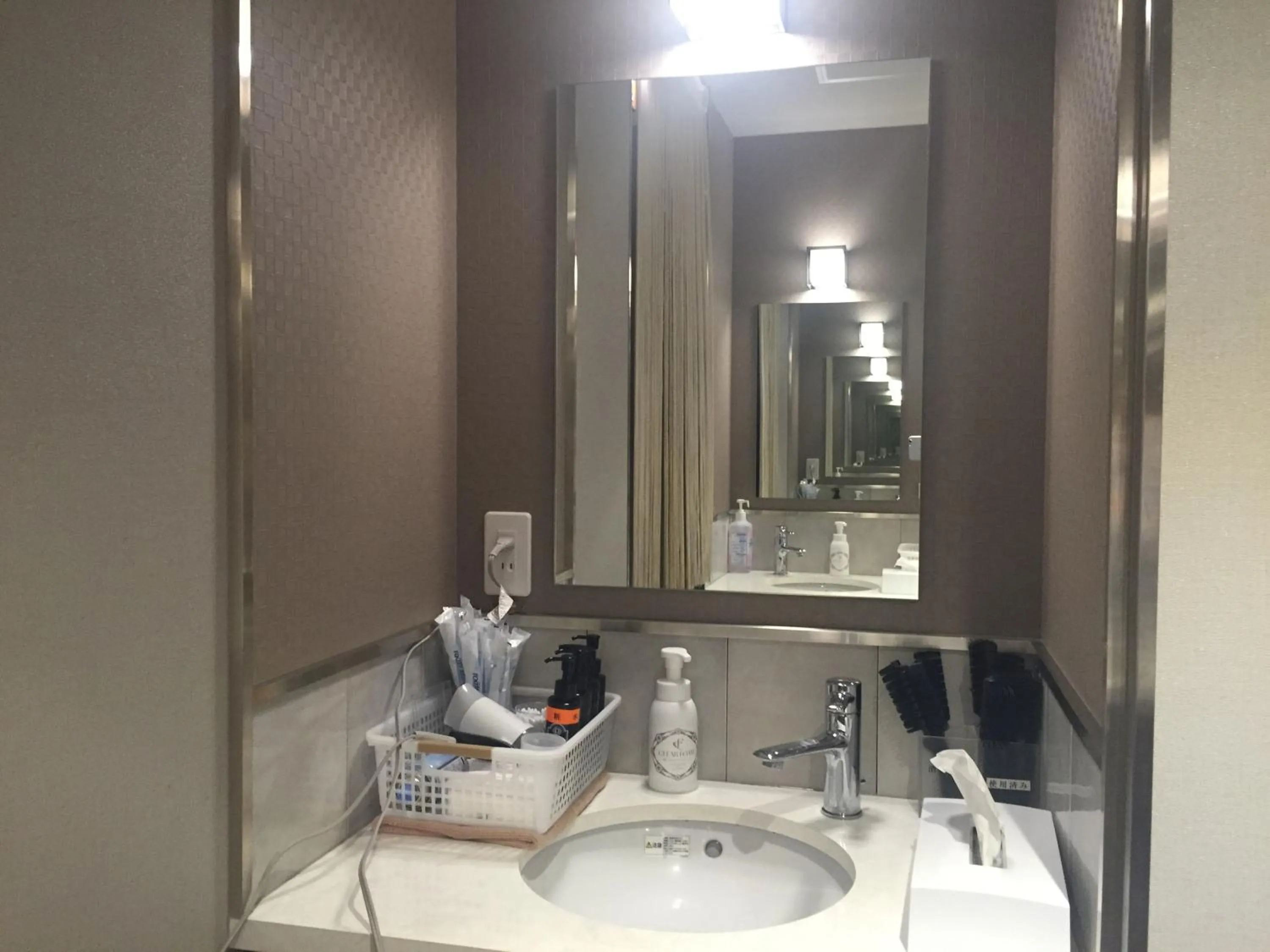 Property building in Gran Custama Ueno