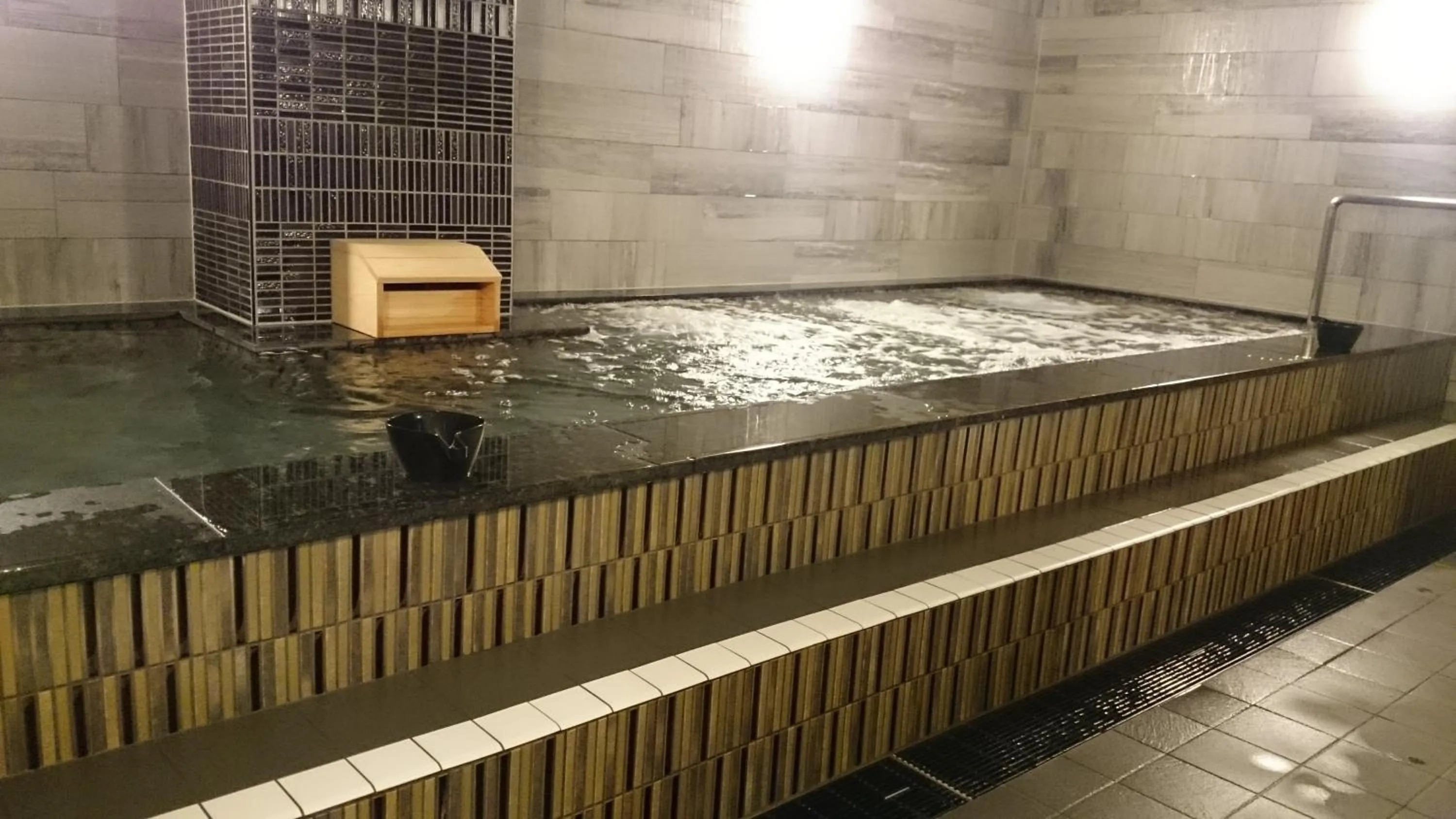 Public Bath in Gran Customa Isezakicho