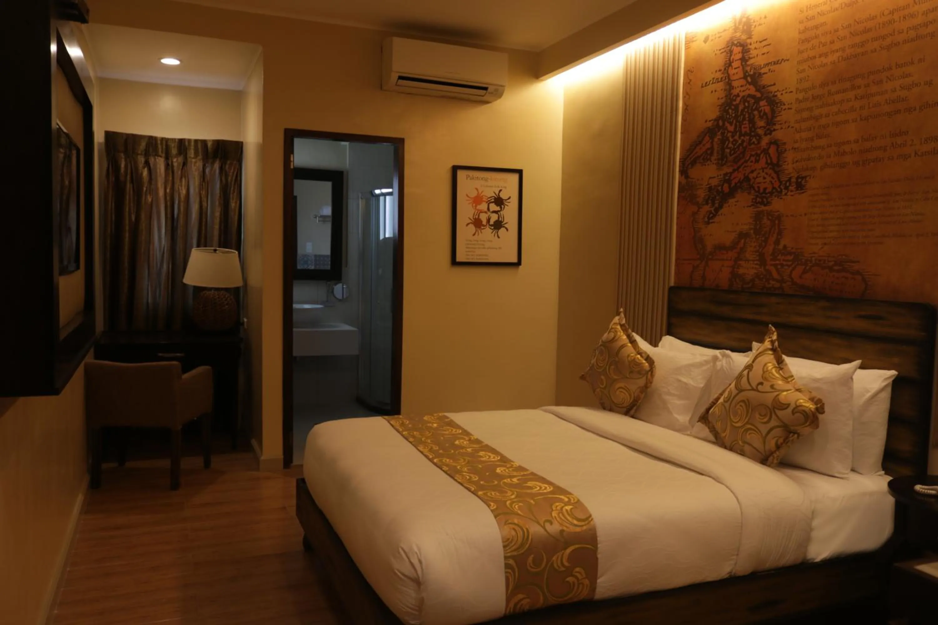 Photo of the whole room, Room Photo in Palm Grass Hotel