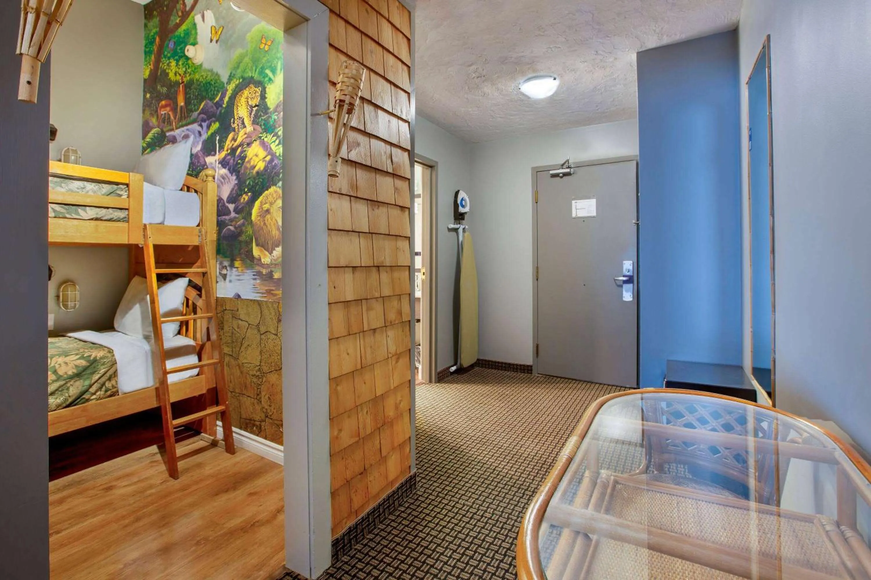 Photo of the whole room, Bed in Days Inn & Suites by Wyndham Moncton