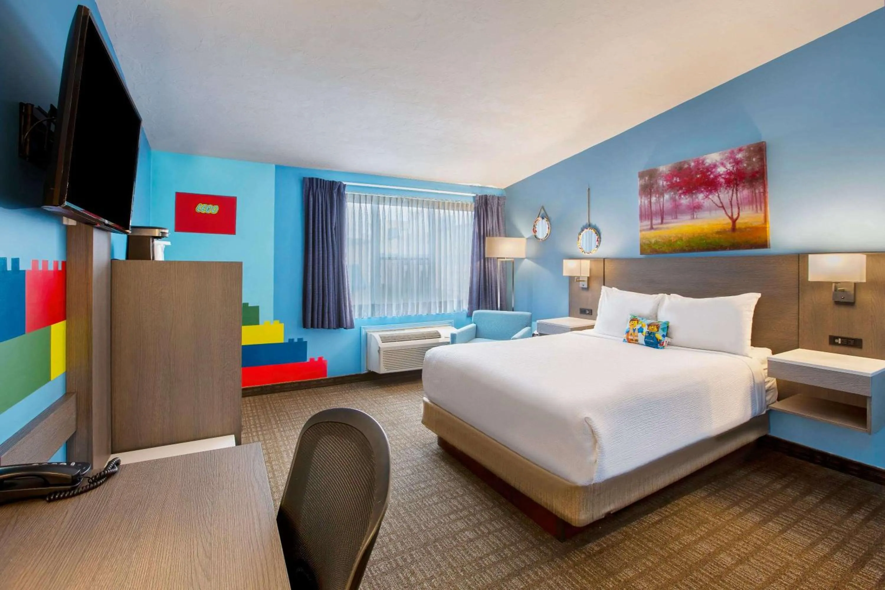 Photo of the whole room, Bed in Days Inn & Suites by Wyndham Moncton