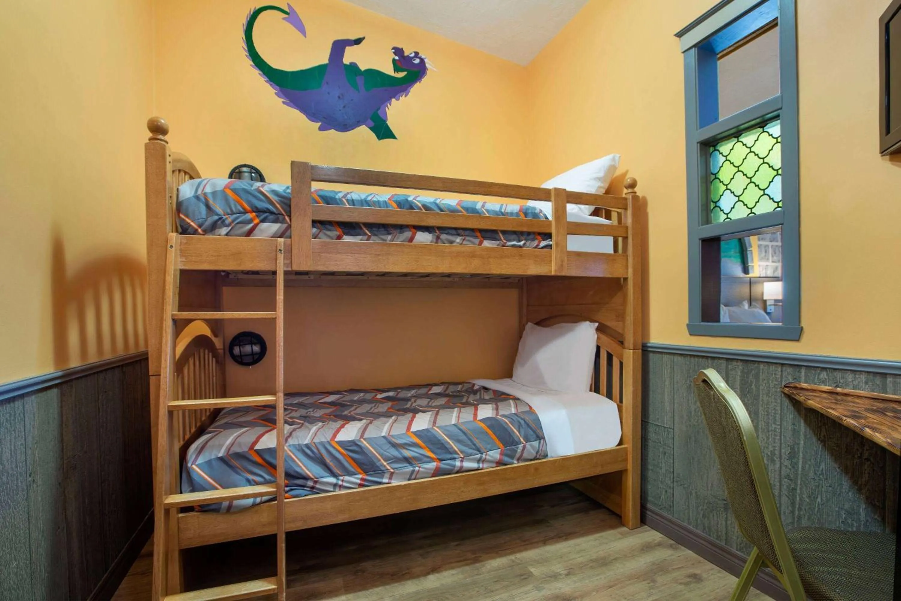 Photo of the whole room, Bed in Days Inn & Suites by Wyndham Moncton