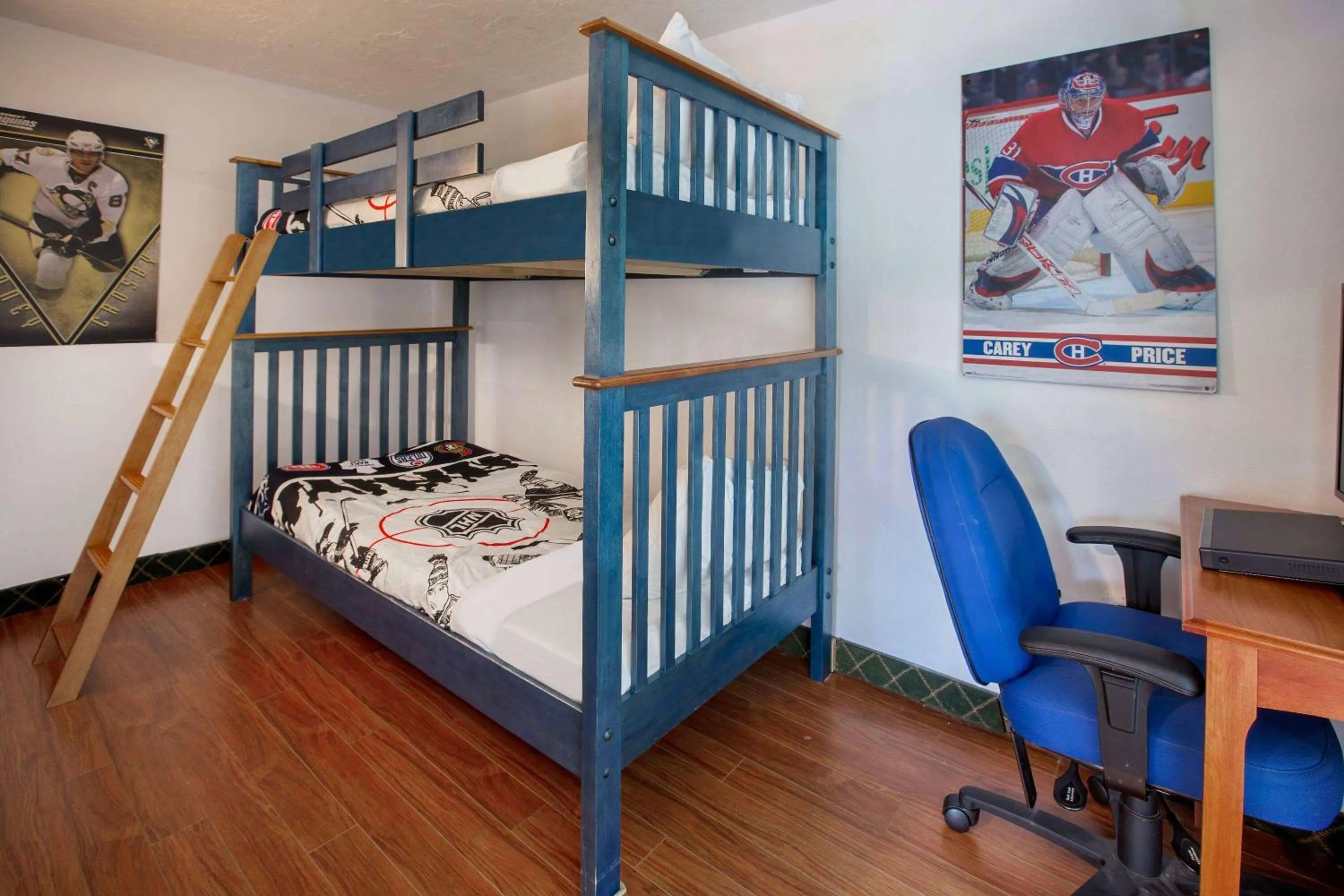 Photo of the whole room, Bed in Days Inn & Suites by Wyndham Moncton