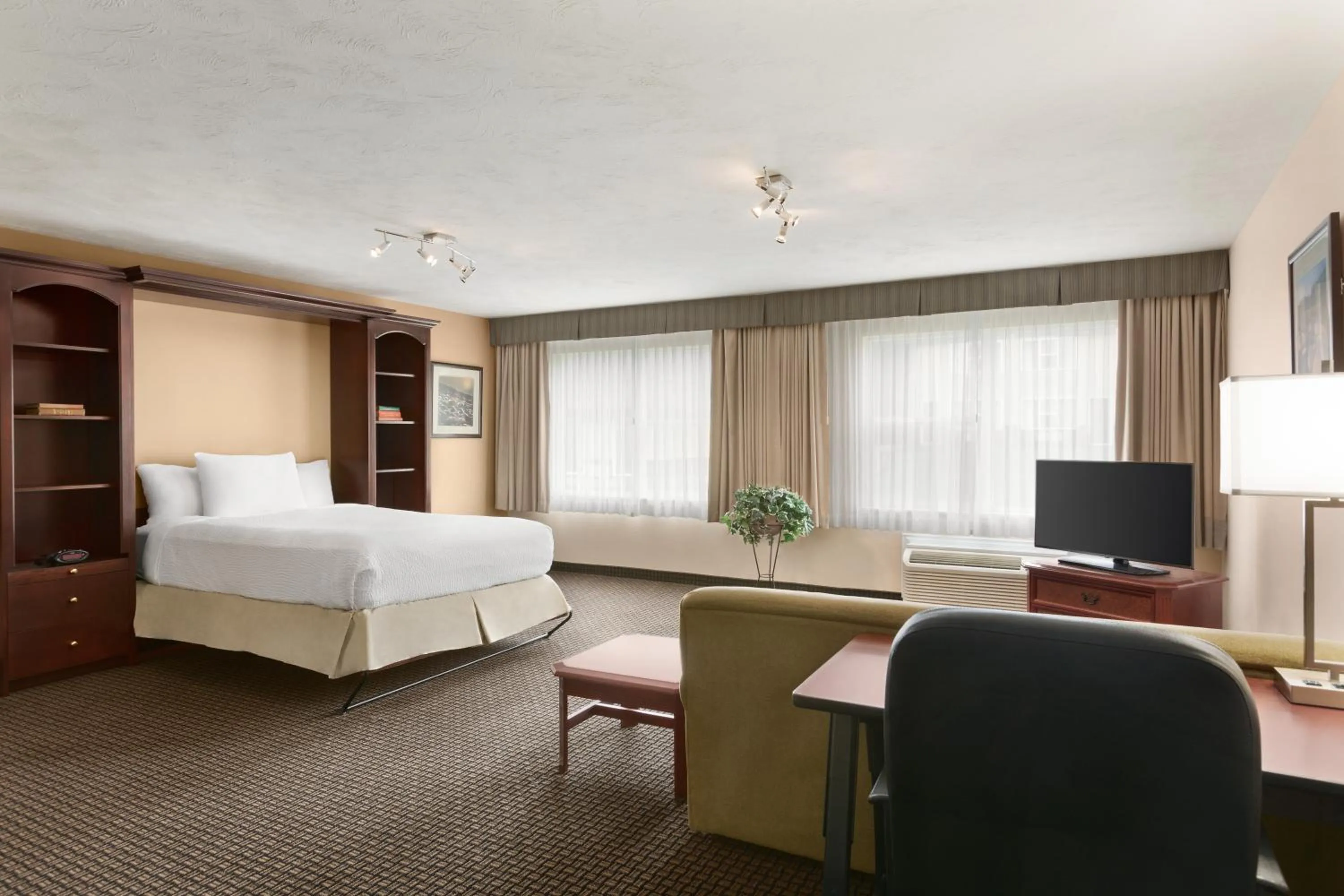 Photo of the whole room, Bed in Days Inn & Suites by Wyndham Moncton