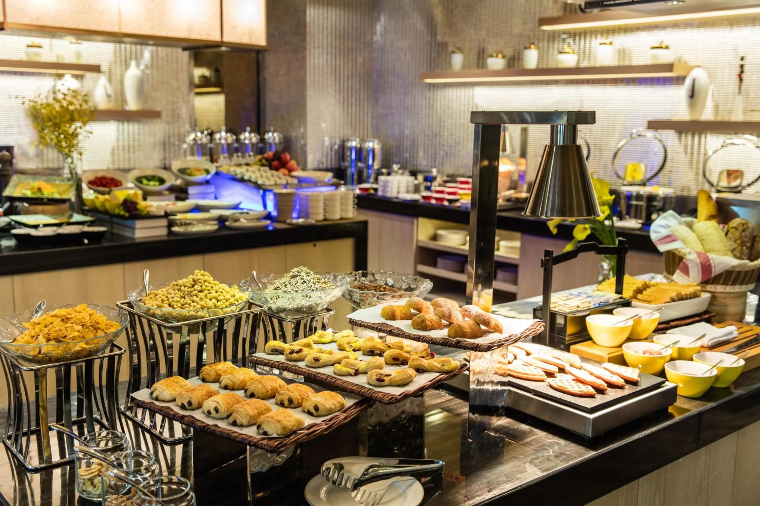 Buffet breakfast in Savills Residence Daxin Shenzhen Bay