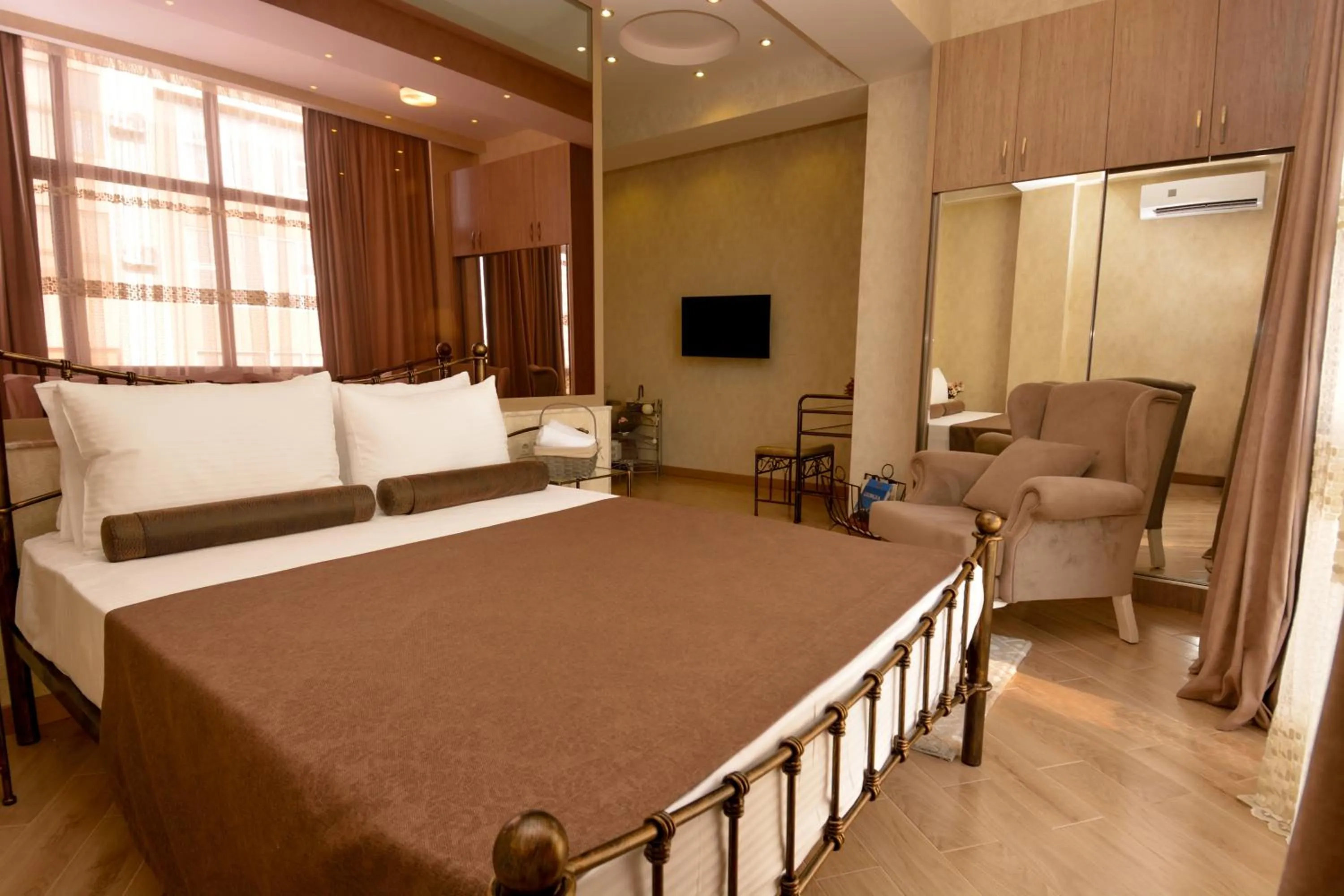 Bedroom, Bed in Dat Exx Apartments