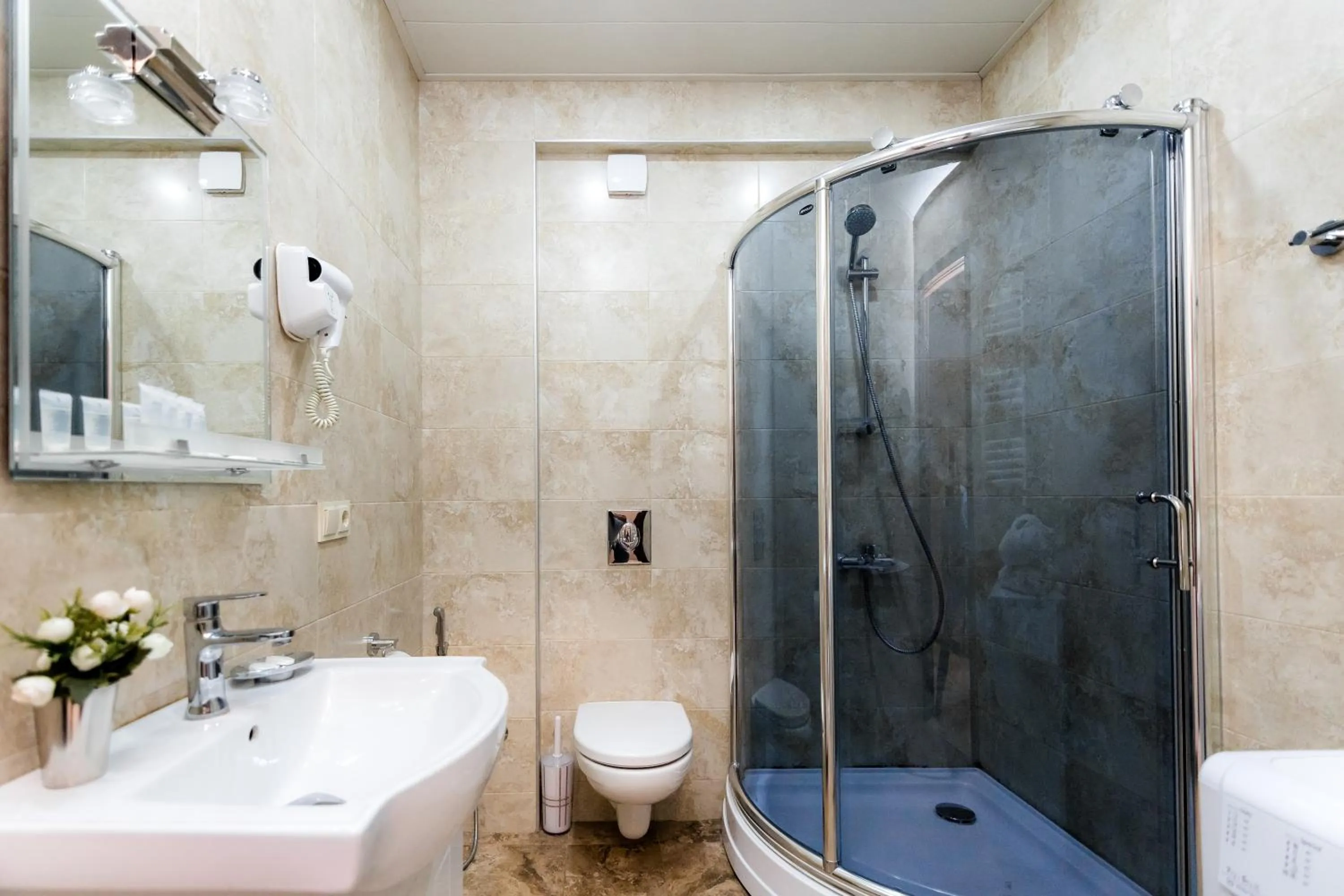 Shower in Dat Exx Apartments