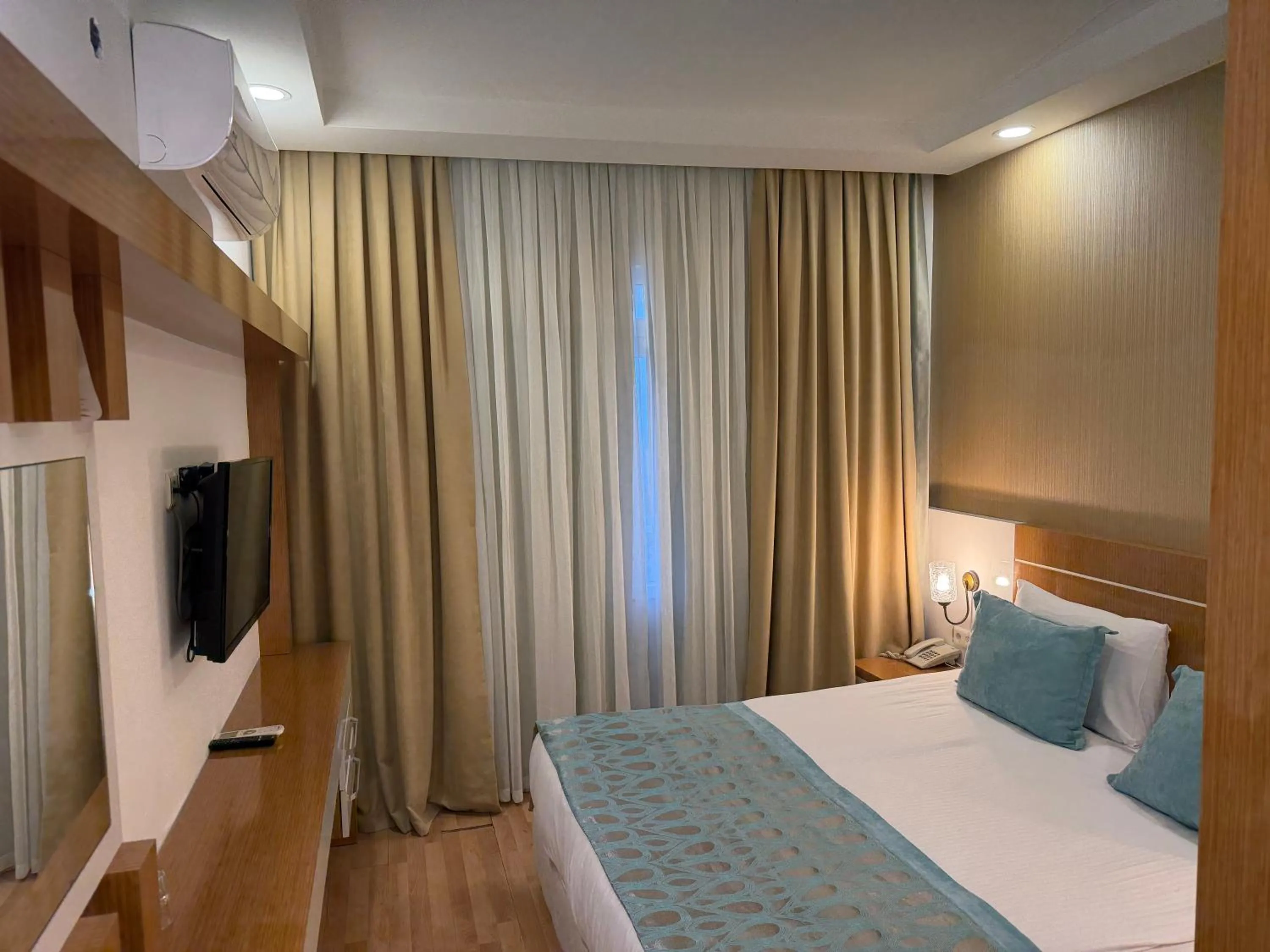 Bed in Esperanza Hotel