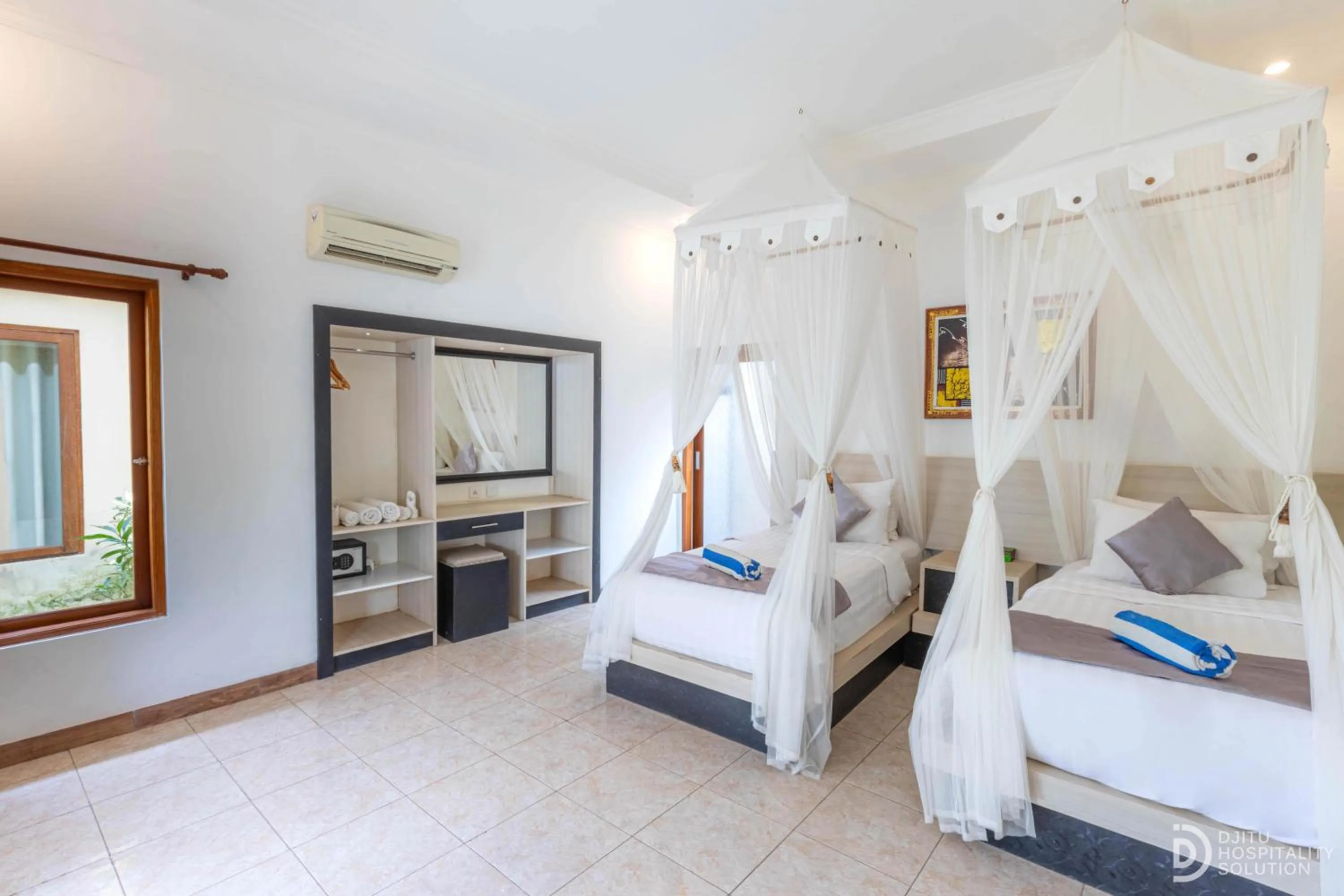 Bed in Sunset Cave Villas Lembongan