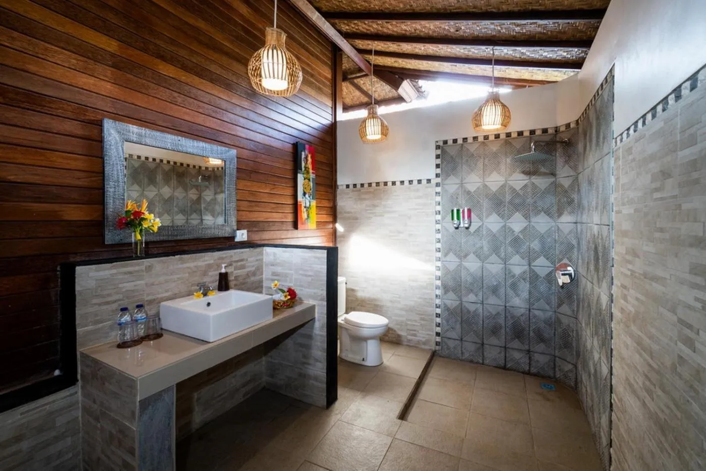 Shower in Sunset Cave Villas Lembongan