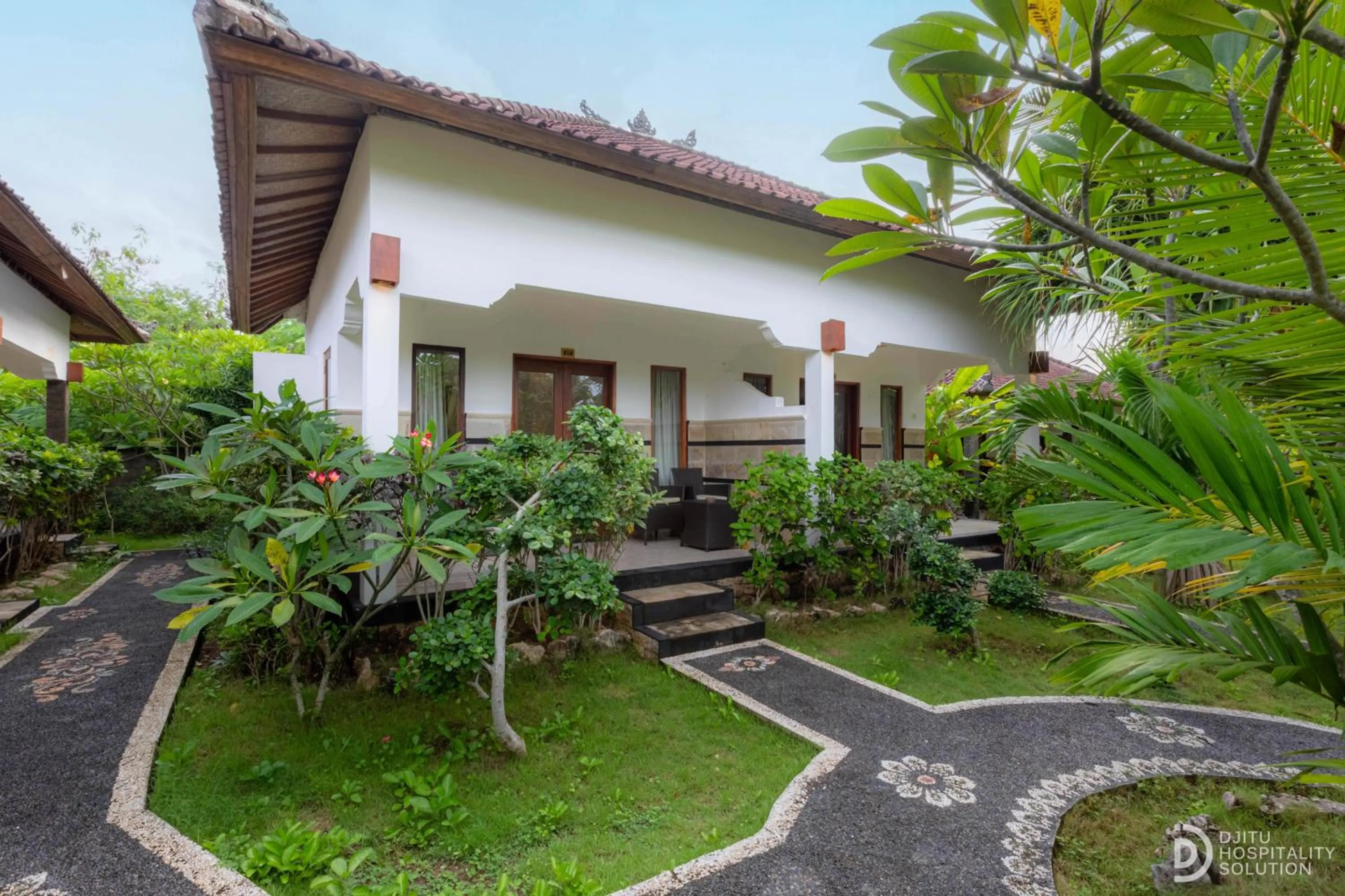 Property building in Sunset Cave Villas Lembongan