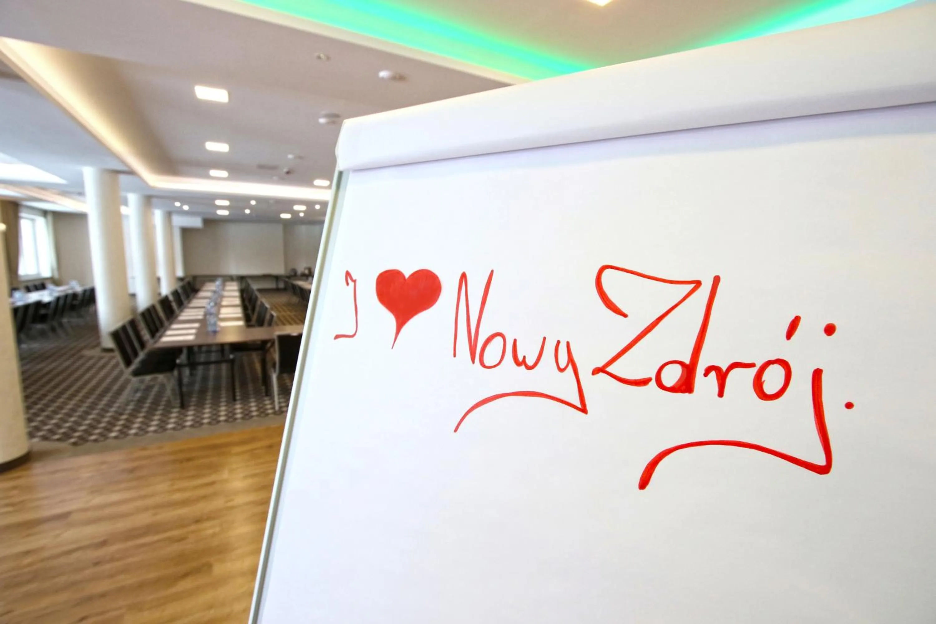 Property logo or sign in Hotel Nowy Zdrój - Centrum Zdrowia i Wypoczynku