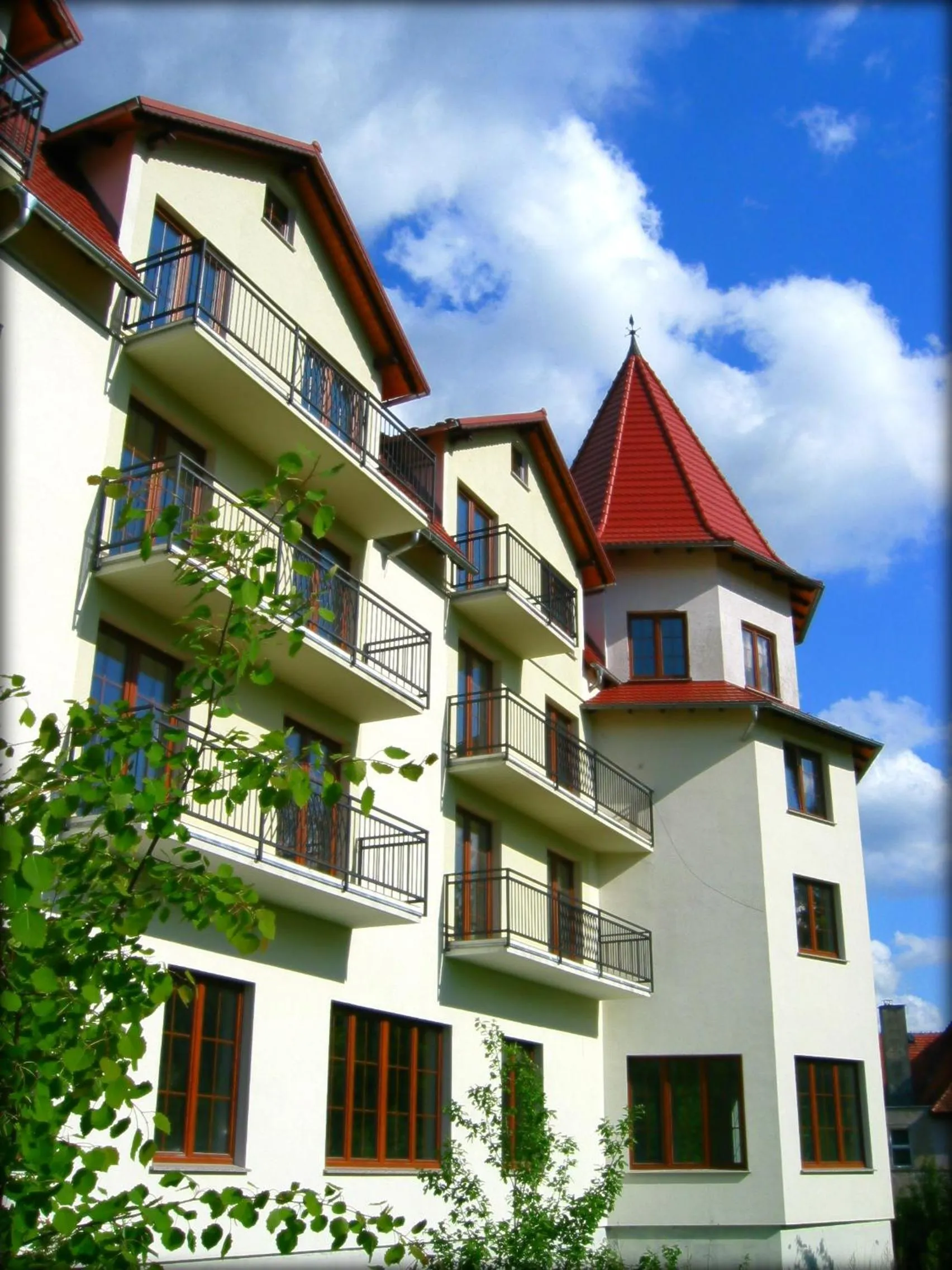 Property building in Hotel Nowy Zdrój - Centrum Zdrowia i Wypoczynku