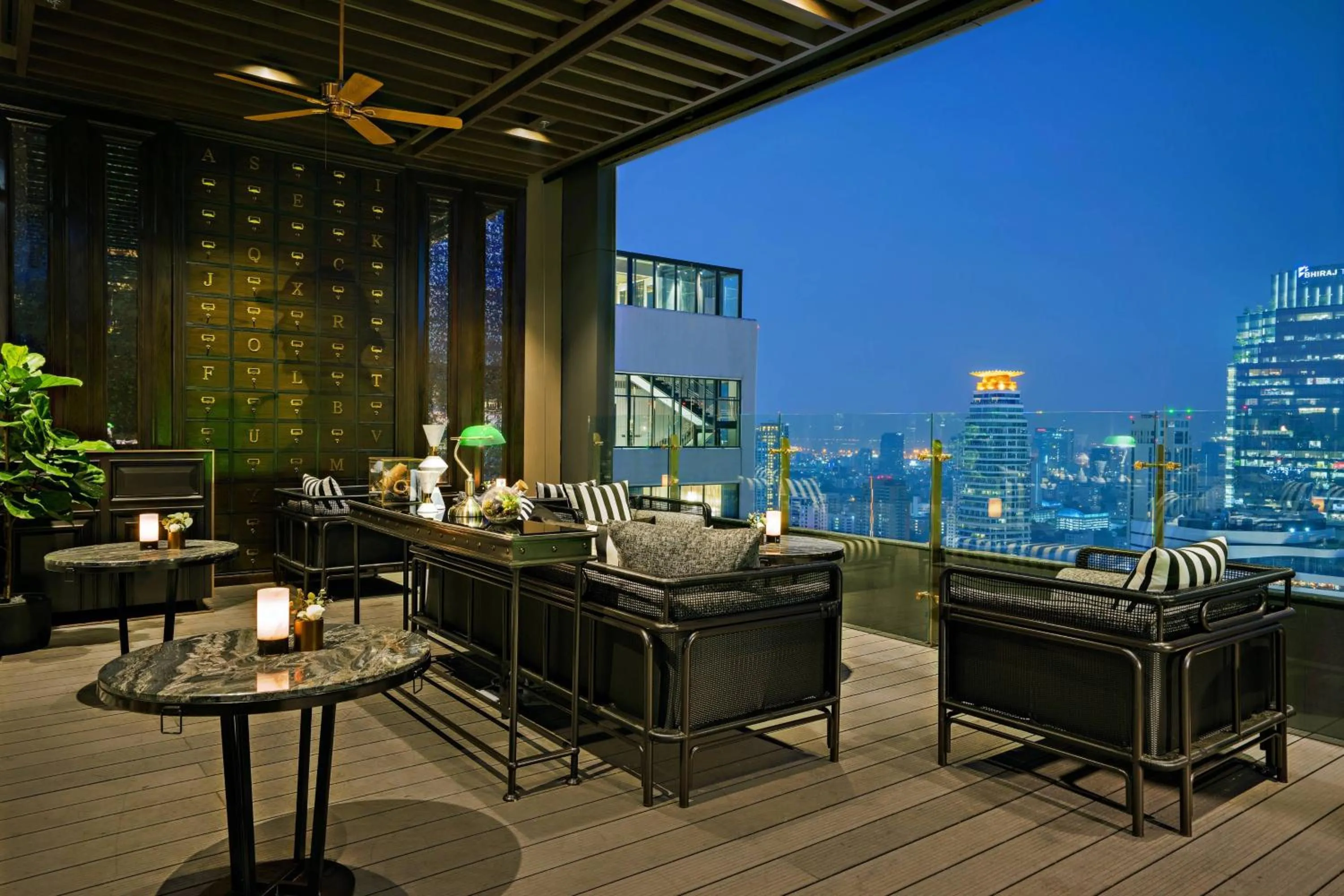 Lounge or bar in Bangkok Marriott Marquis Queens Park