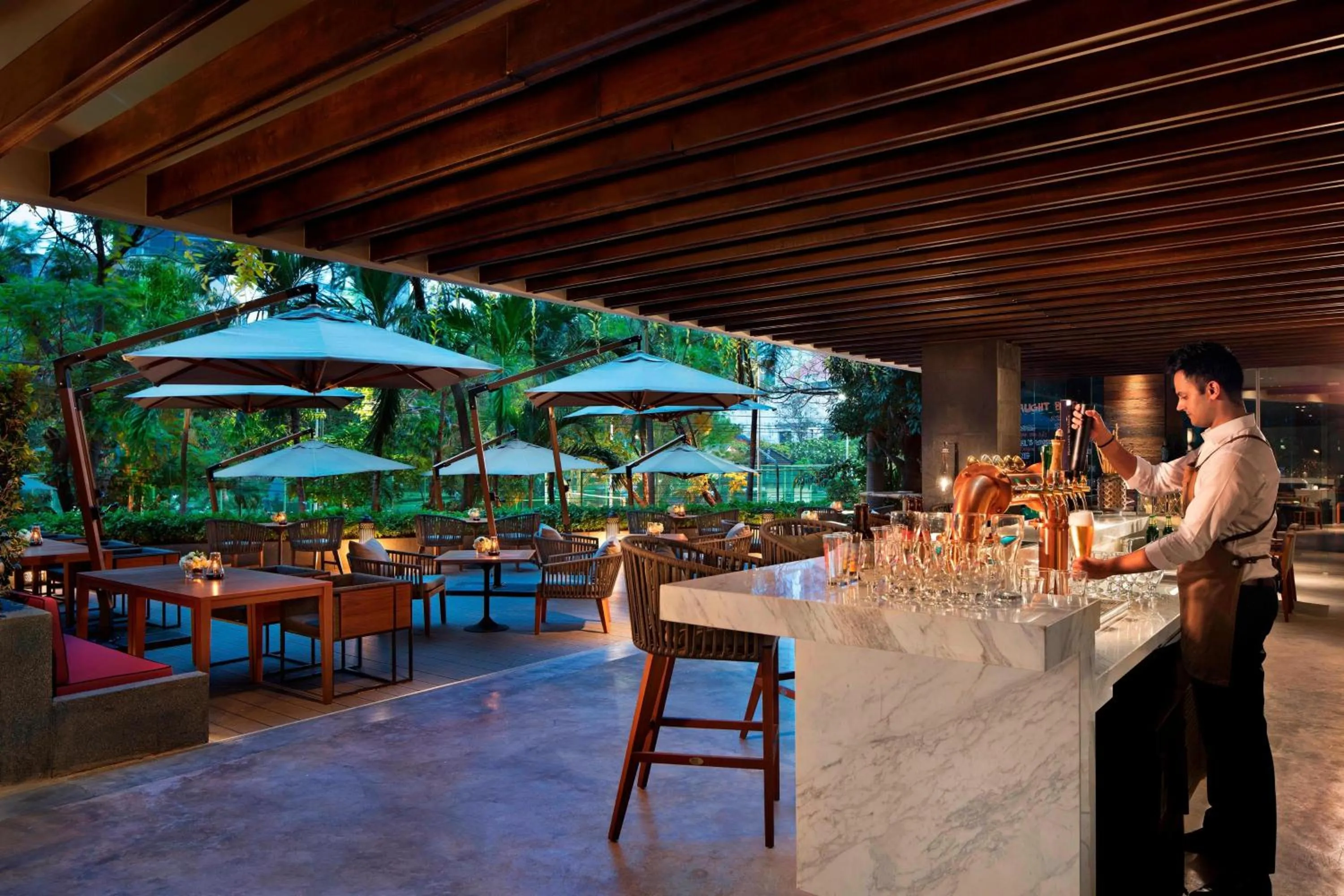 Restaurant/places to eat in Bangkok Marriott Marquis Queens Park