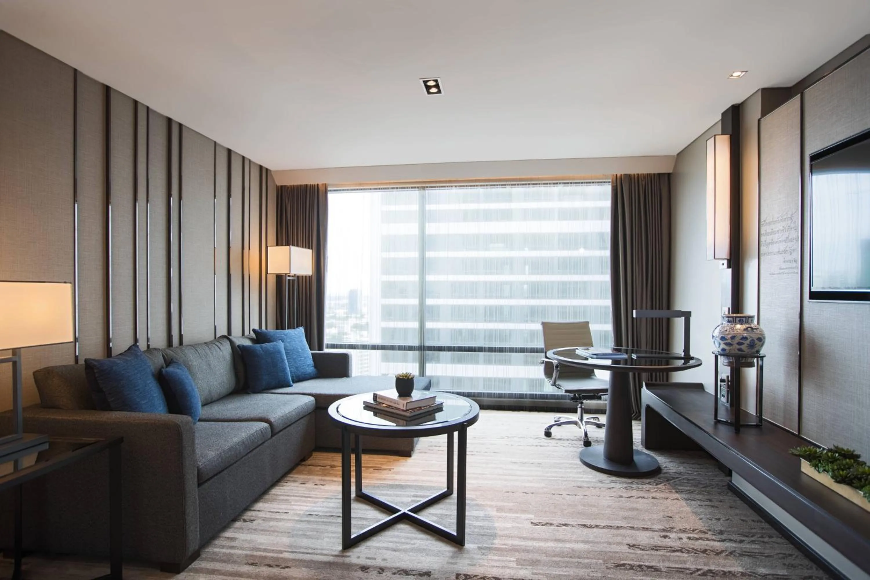 Living room in Bangkok Marriott Marquis Queens Park