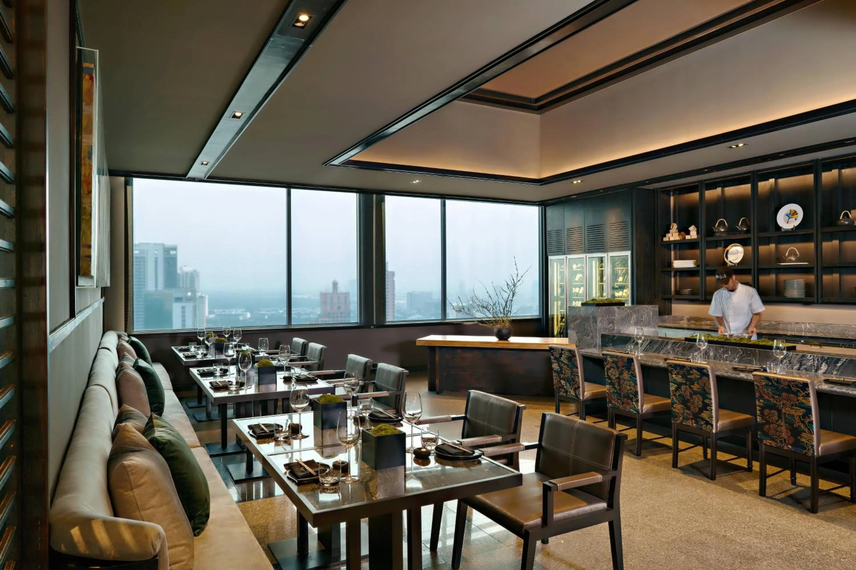 Restaurant/places to eat in Bangkok Marriott Marquis Queens Park