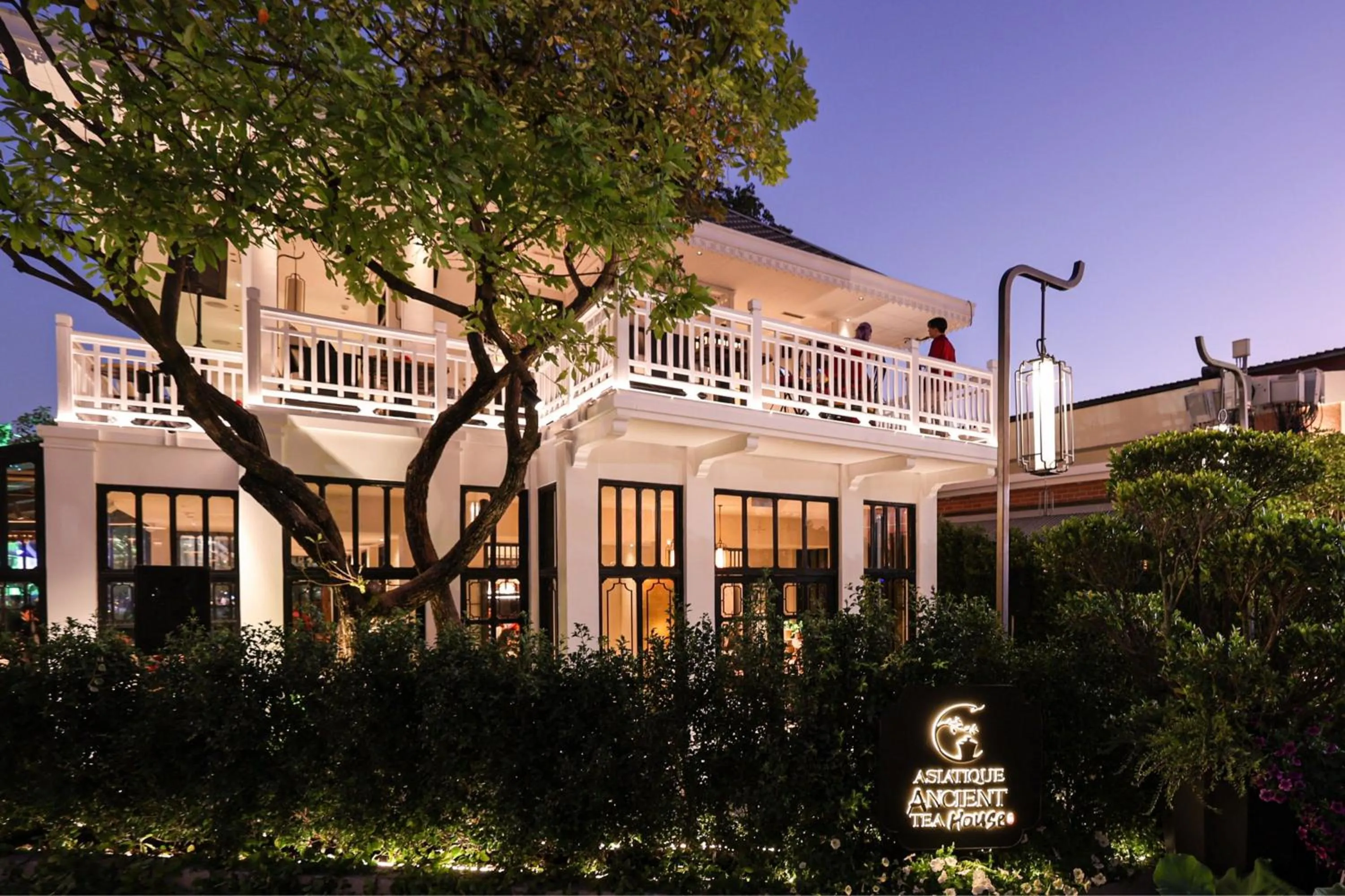 Restaurant/places to eat in Bangkok Marriott Marquis Queens Park