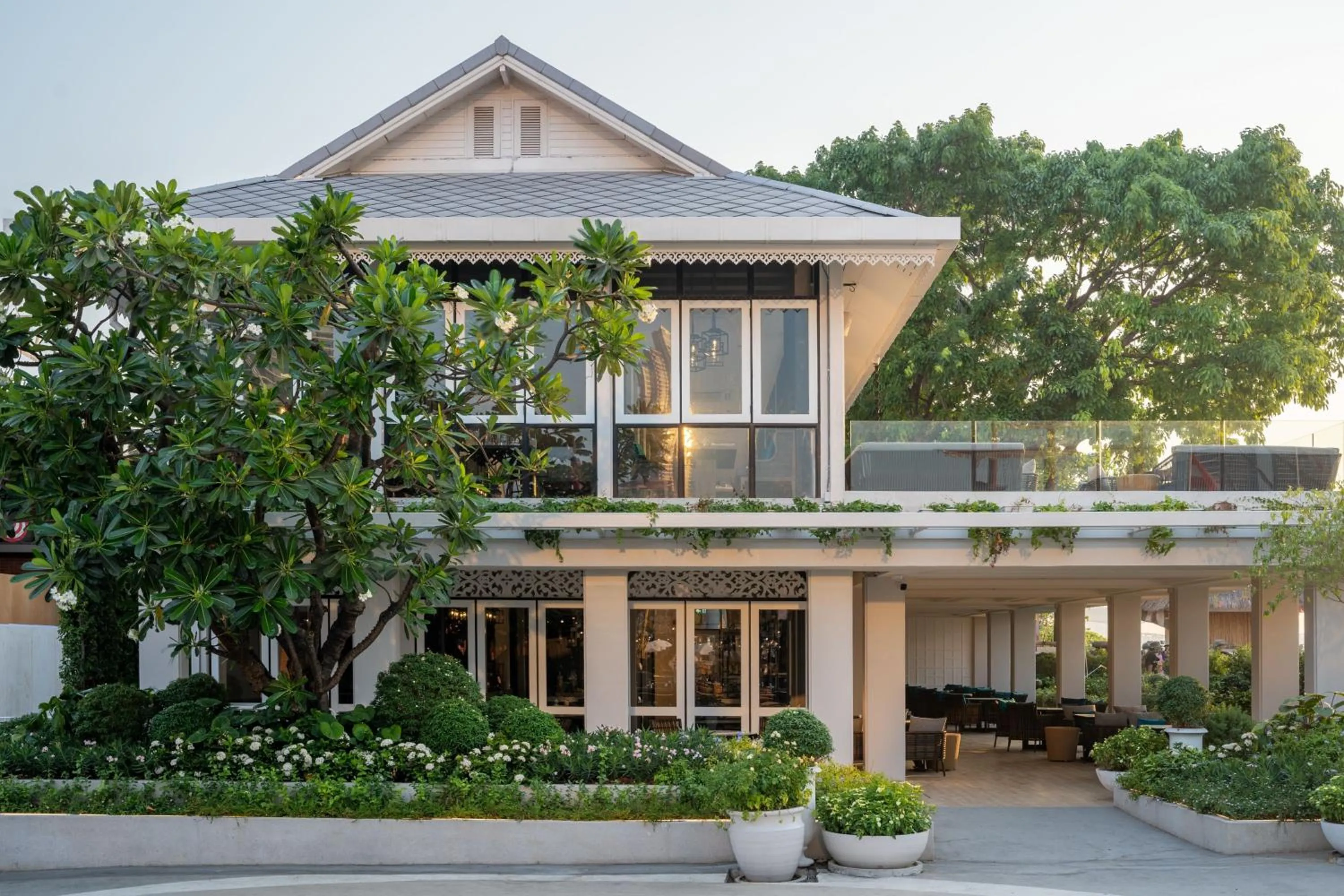 Restaurant/places to eat in Bangkok Marriott Marquis Queens Park