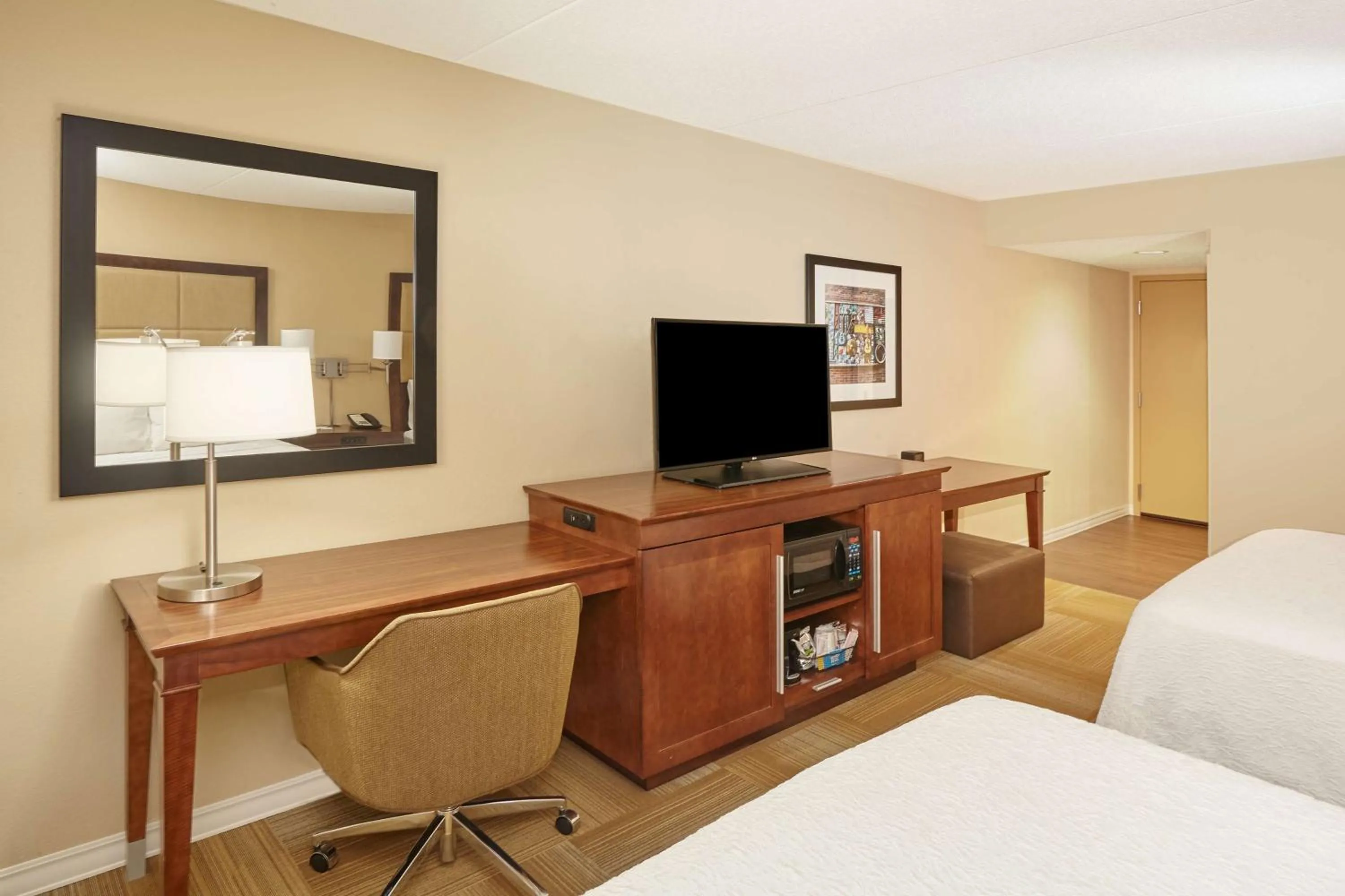 Bed in Hampton Inn Lafayette