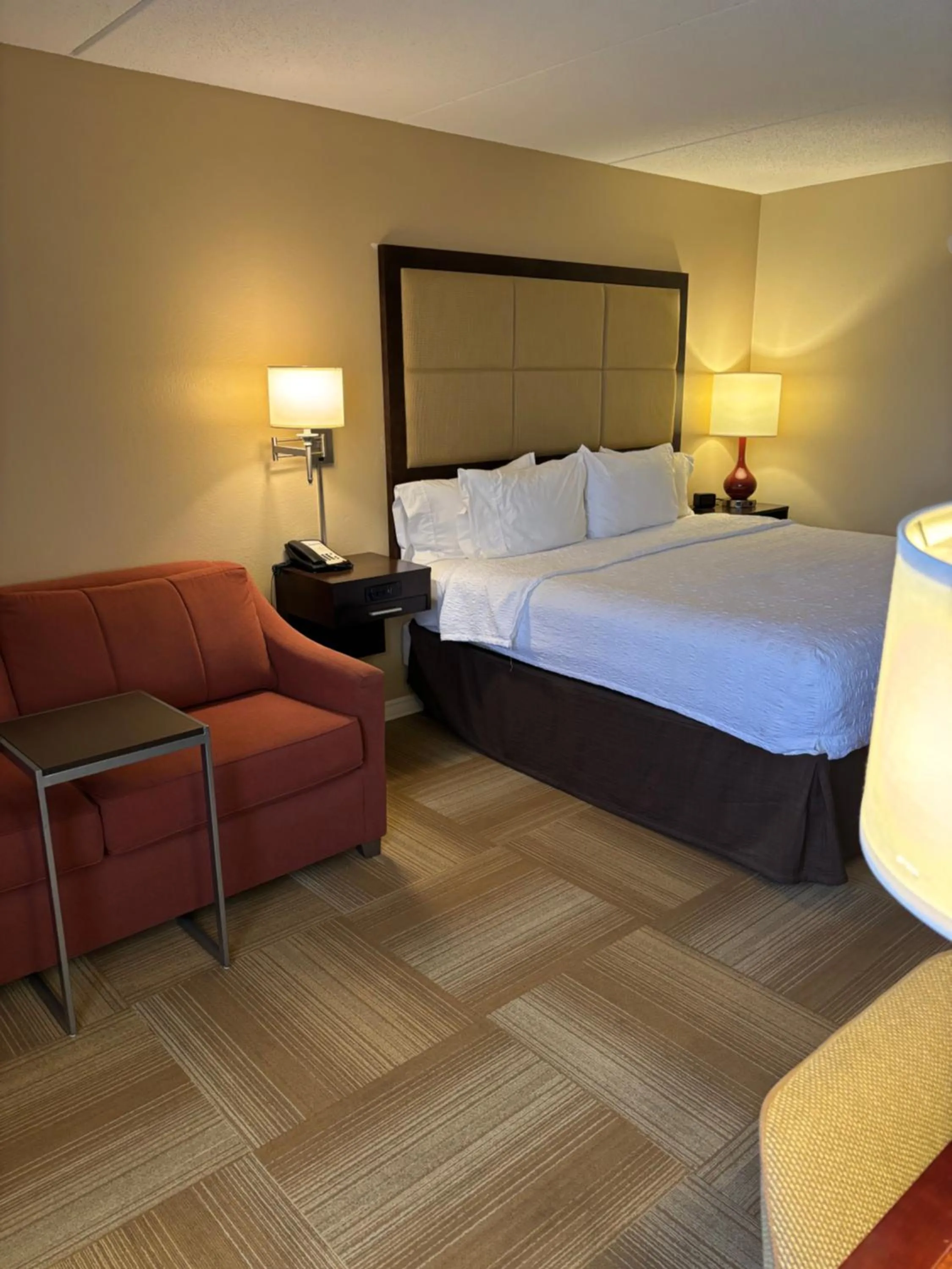 Living room, Bed in Hampton Inn Lafayette