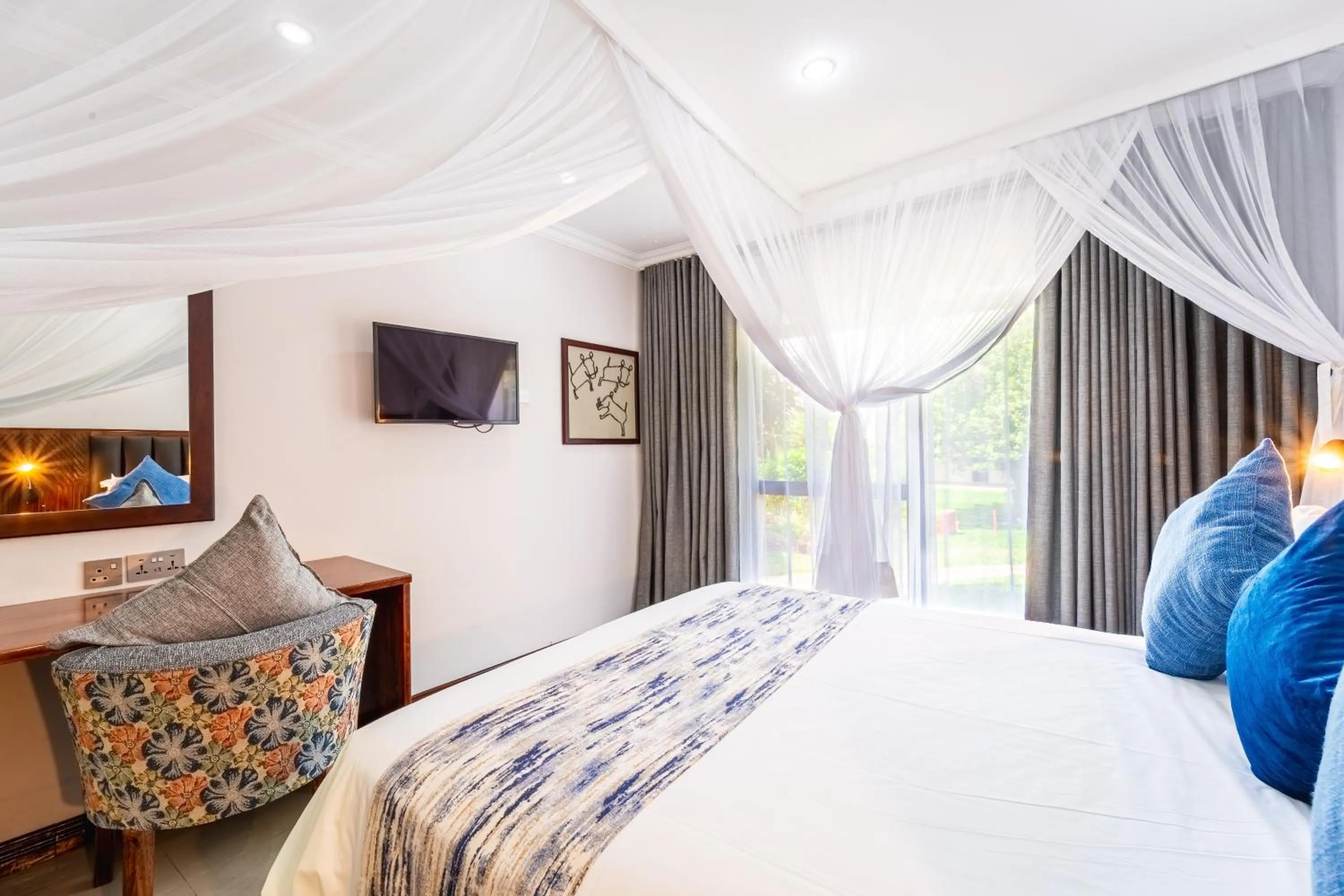 Bed in Azambezi River Lodge