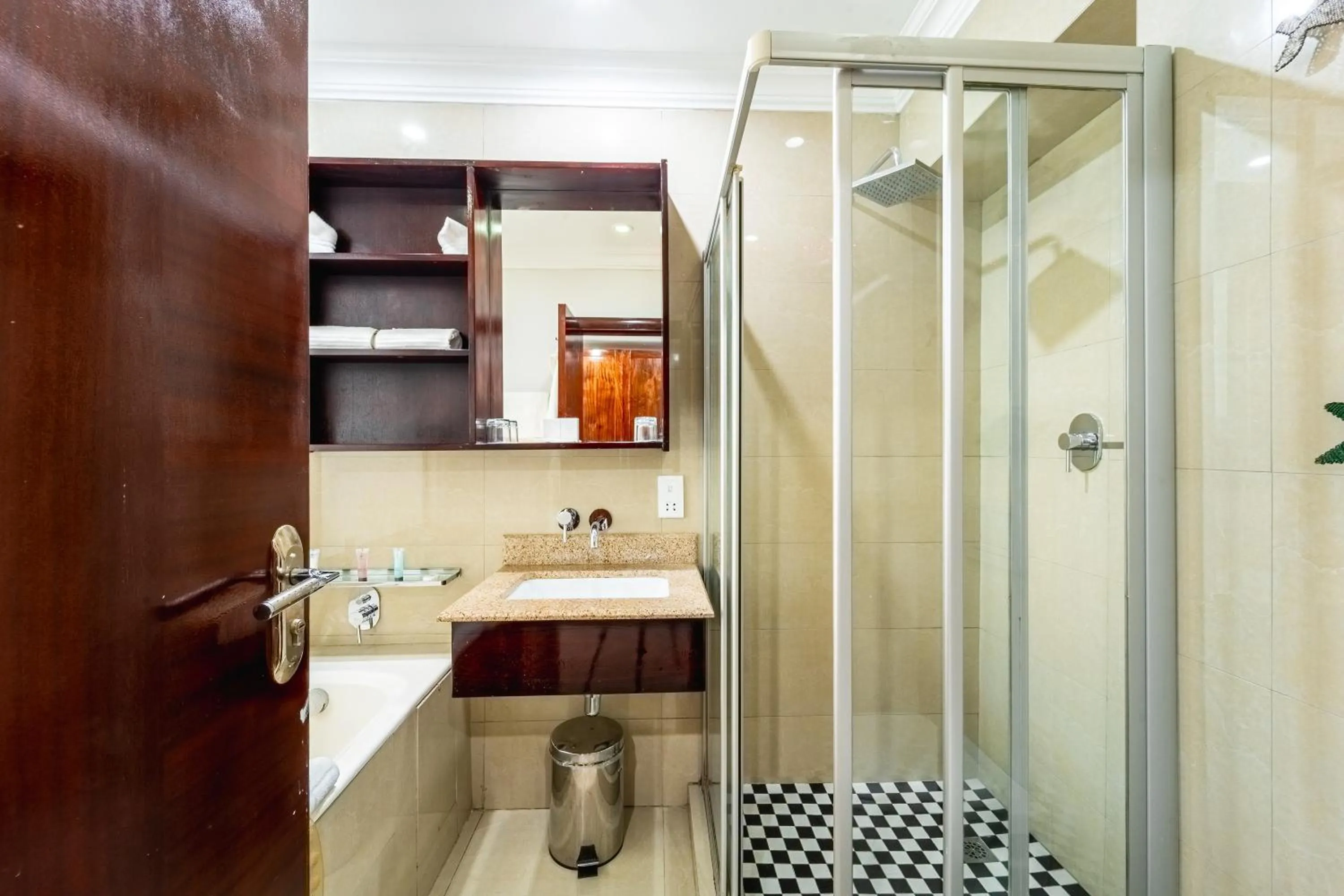 Bathroom in Azambezi River Lodge