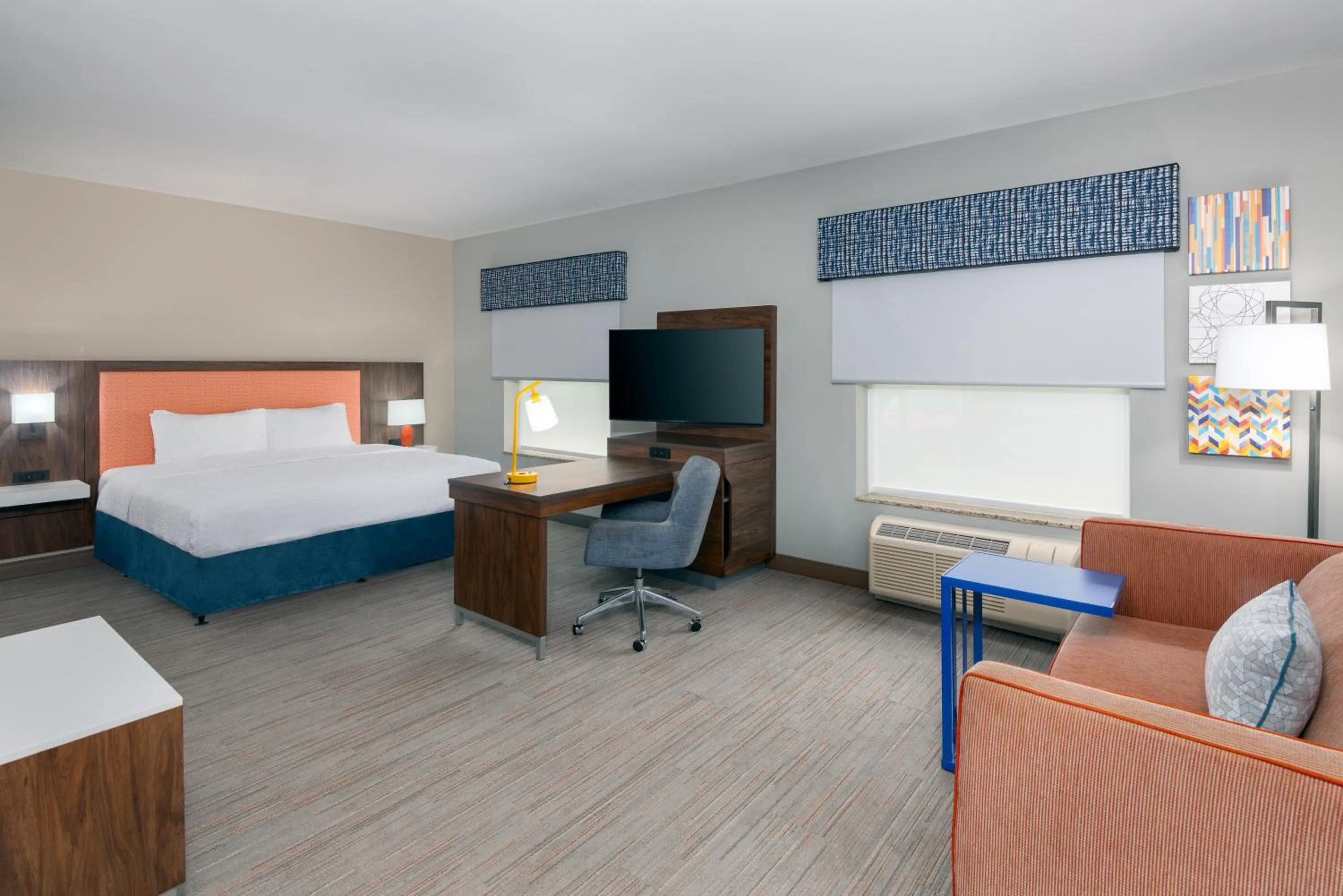 Guests, Bed in Hampton Inn & Suites Murfreesboro