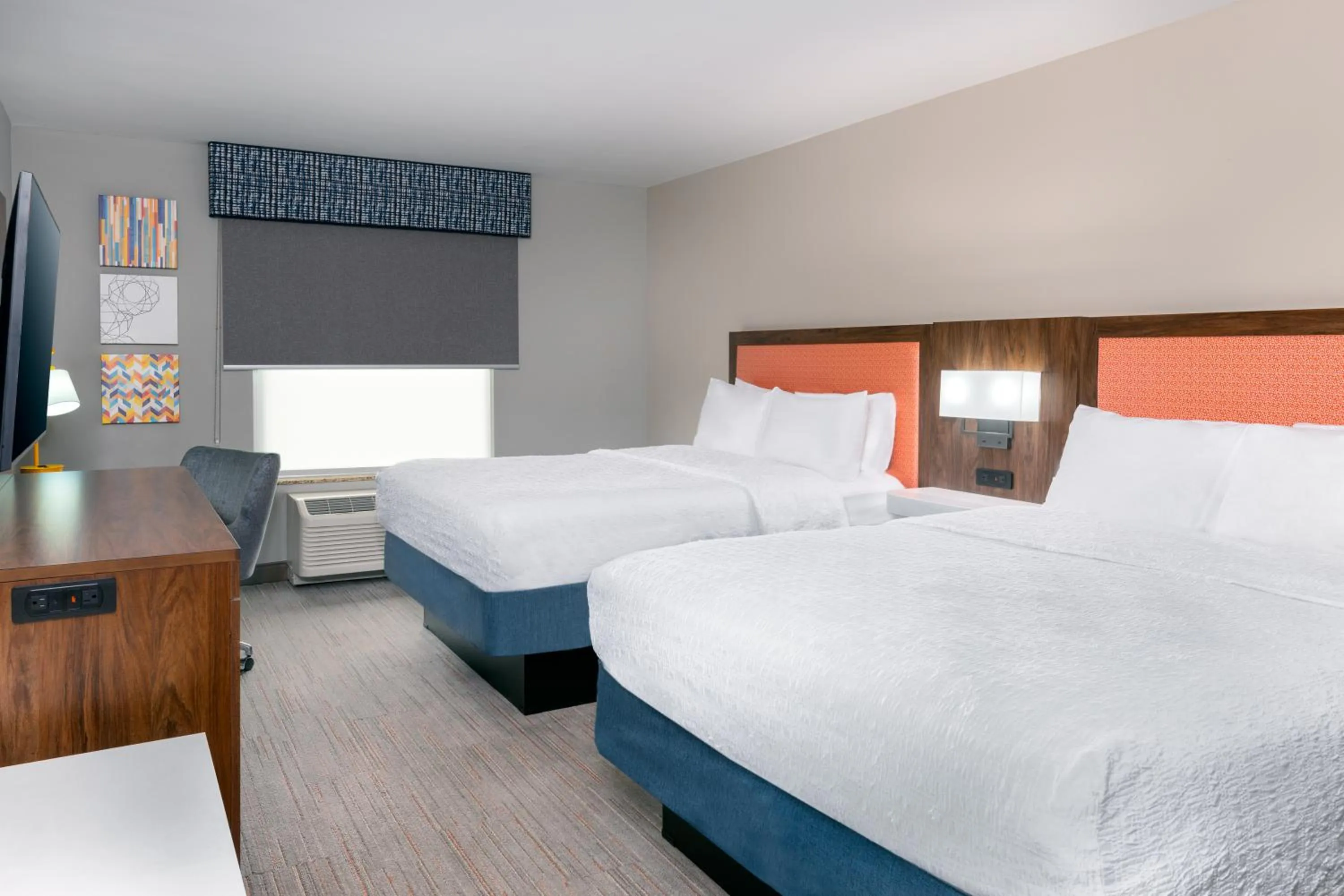 Bedroom, Bed in Hampton Inn & Suites Murfreesboro