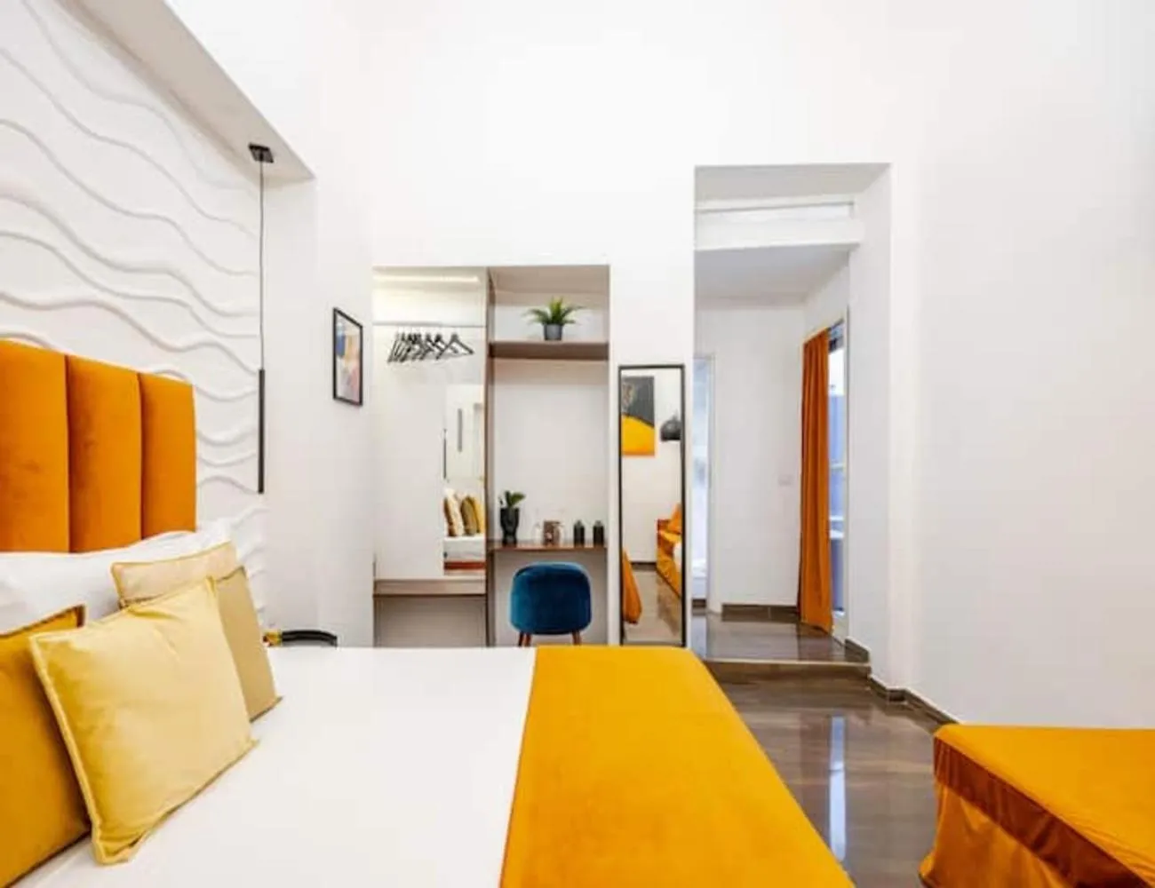 Photo of the whole room in I Colori di Napoli