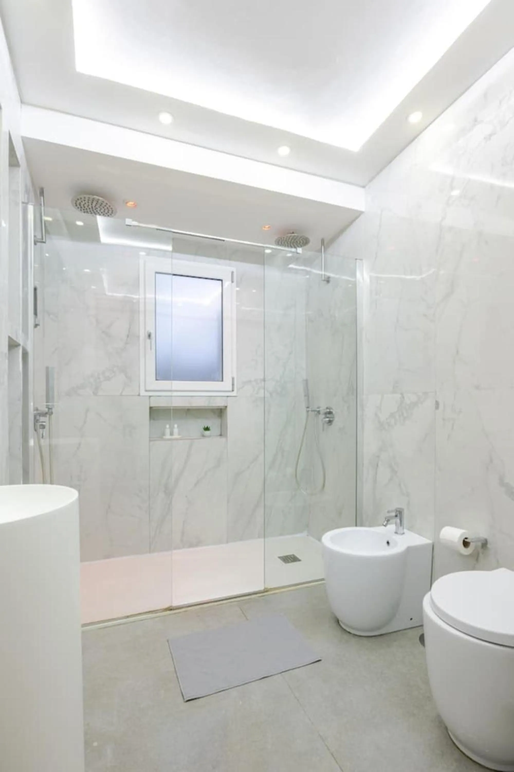 Shower in I Colori di Napoli