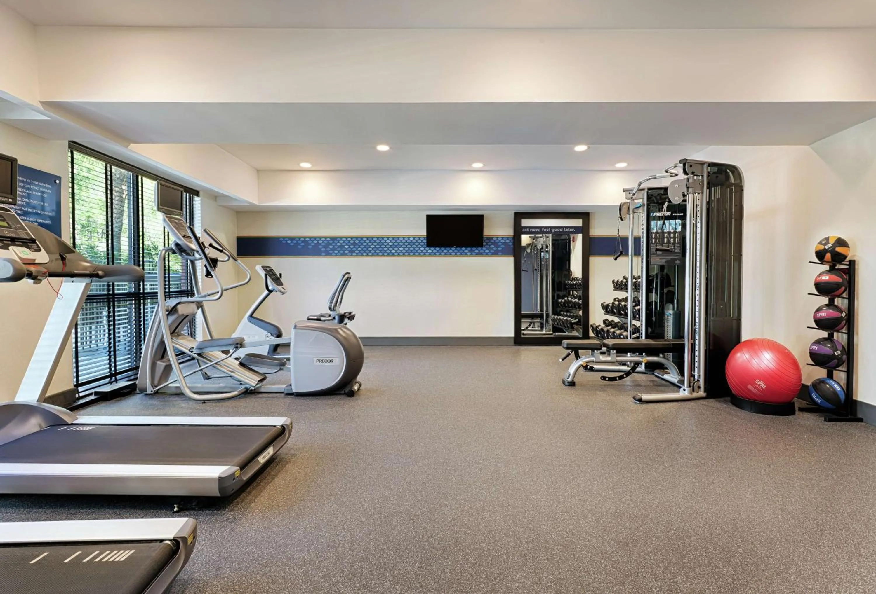 Fitness centre/facilities in Hampton Inn Pawleys Island