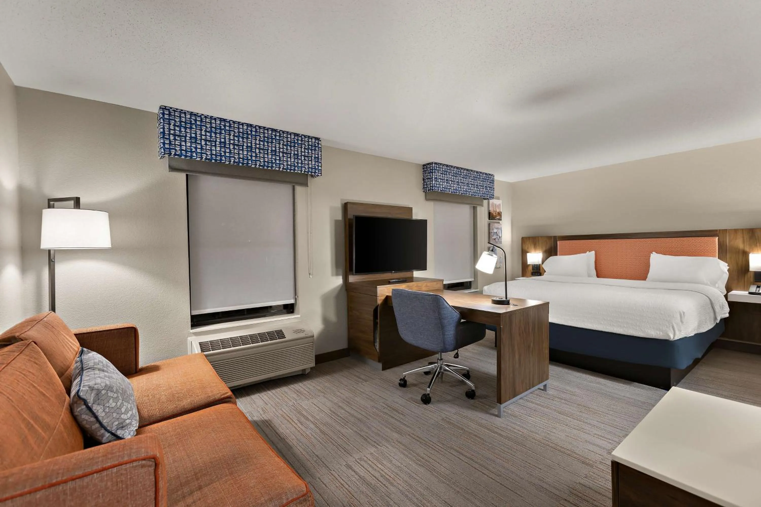 Bedroom, Bed in Hampton Inn & Suites Petoskey