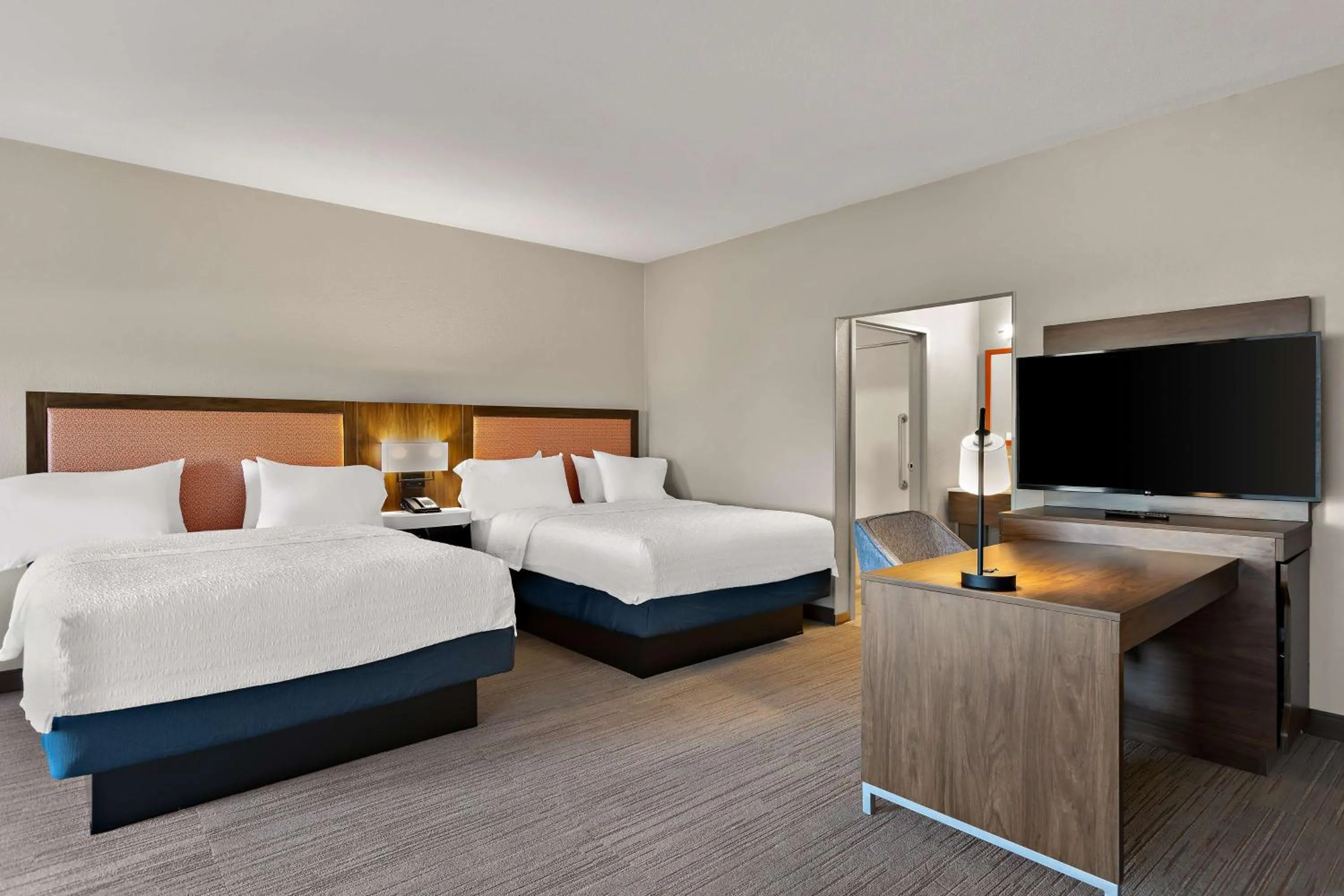 Bedroom, Bed in Hampton Inn & Suites Petoskey