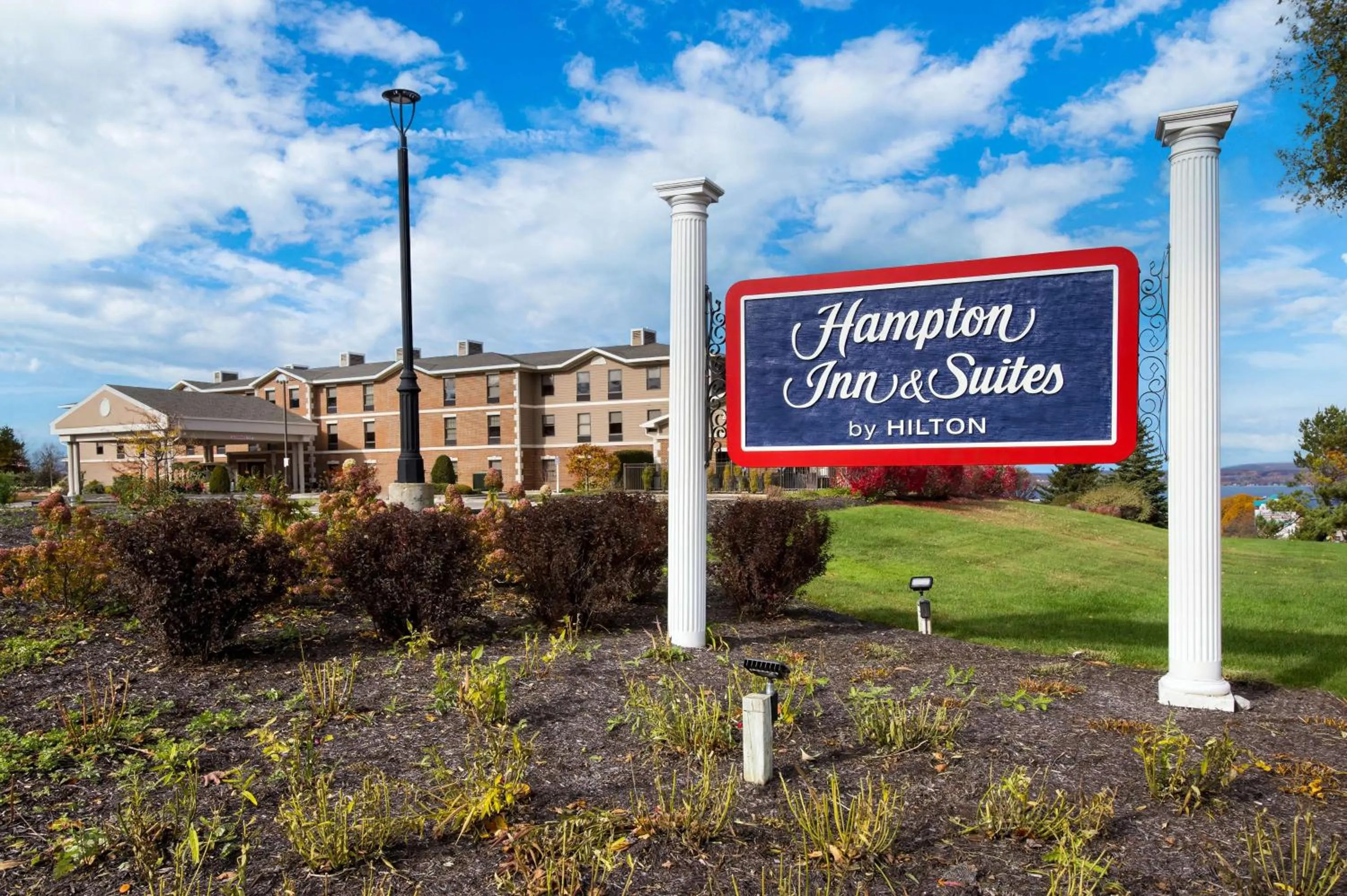 Property building in Hampton Inn & Suites Petoskey