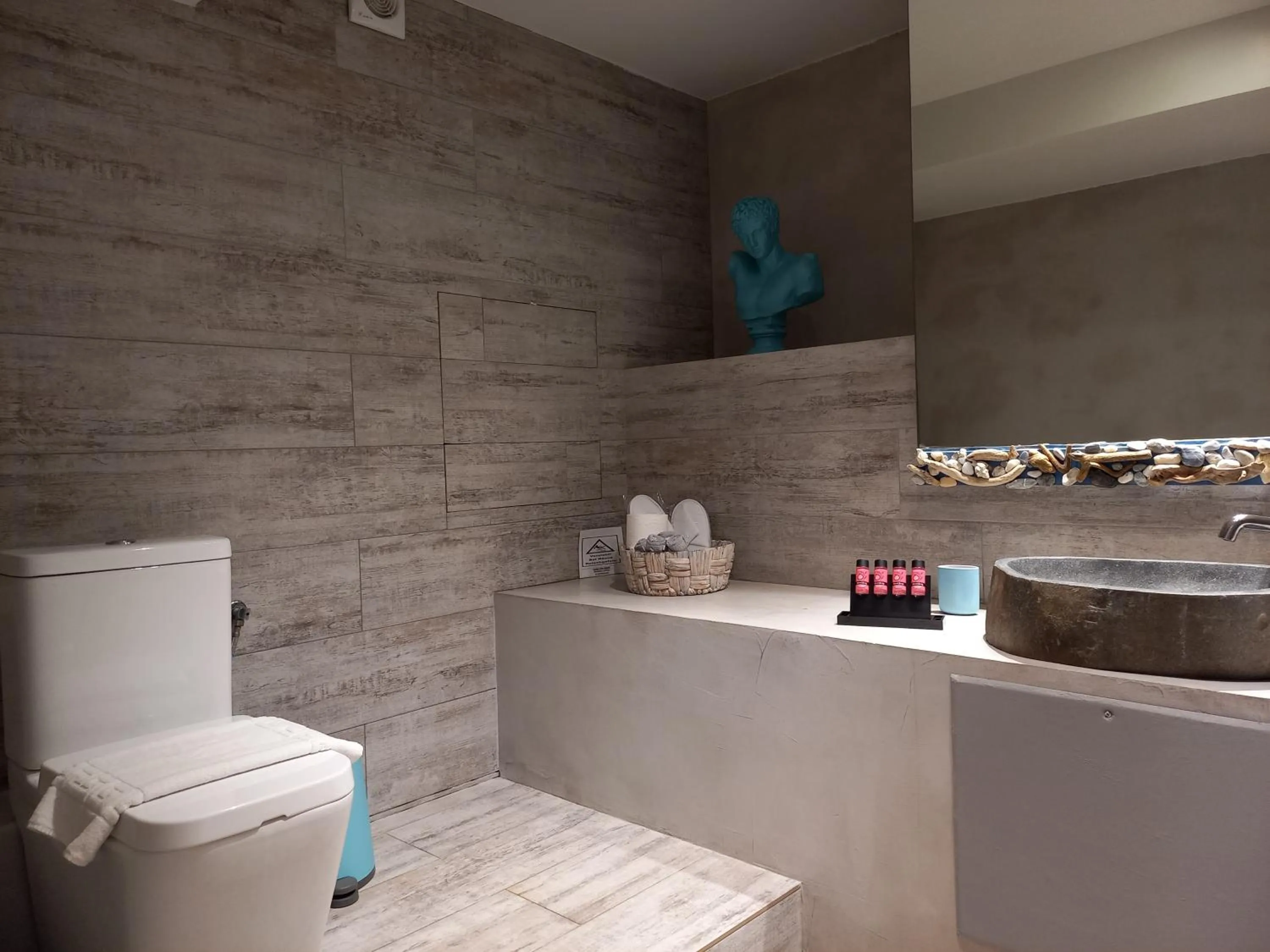 Toilet in Core Luxury Suites