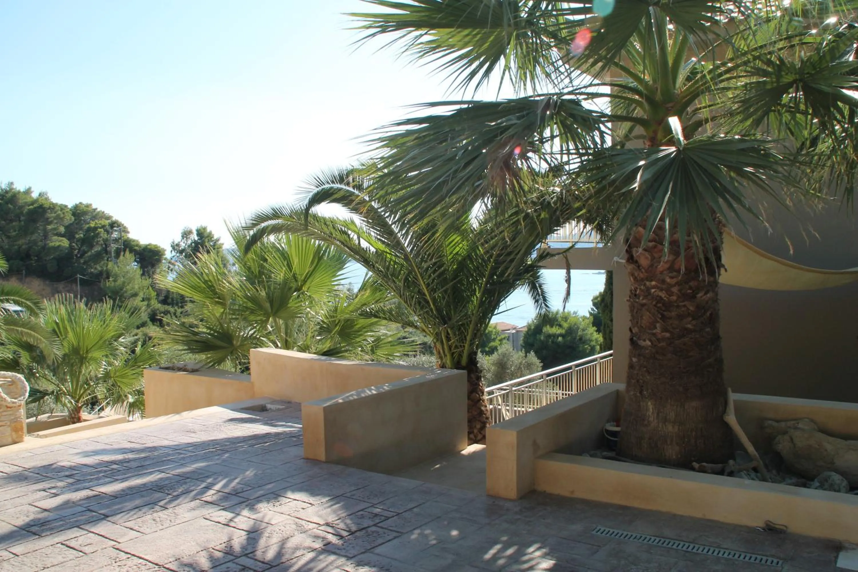 Day in Core Luxury Suites