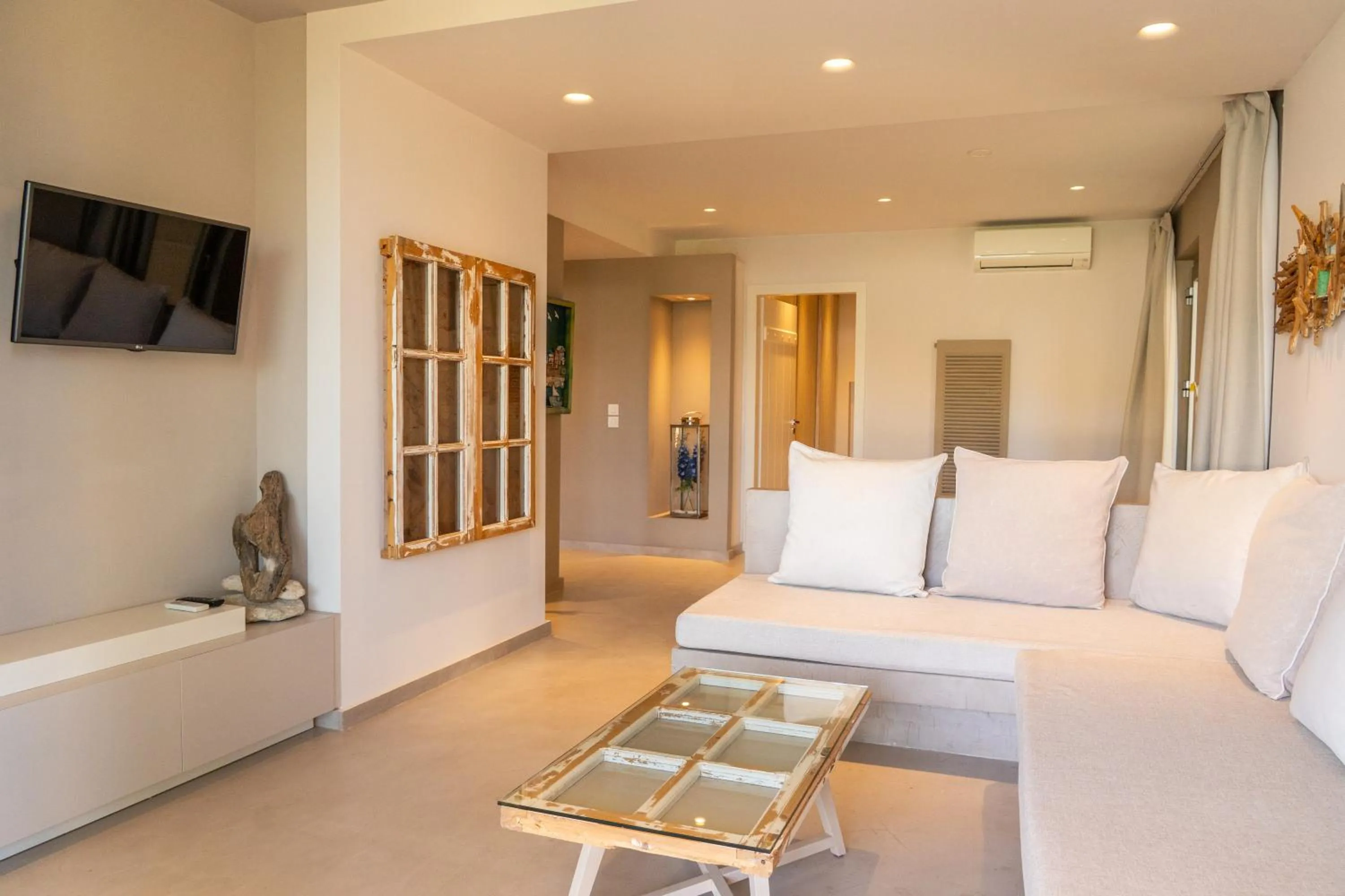 TV and multimedia in Core Luxury Suites