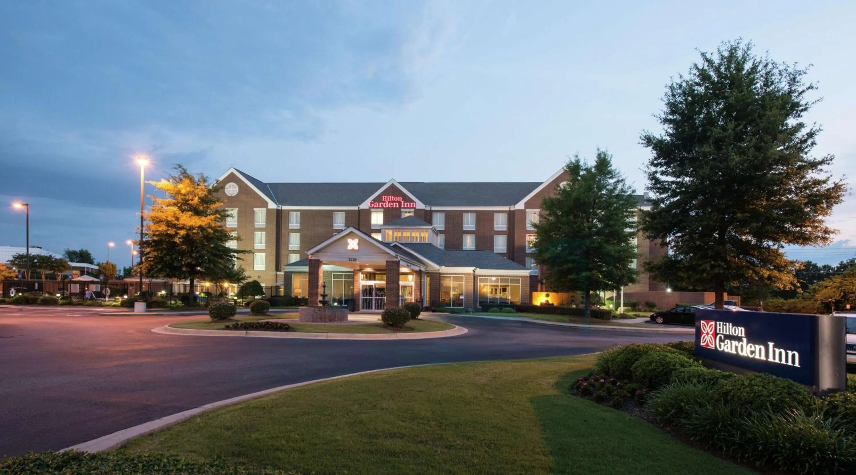 Property building in Hilton Garden Inn Macon/Mercer University