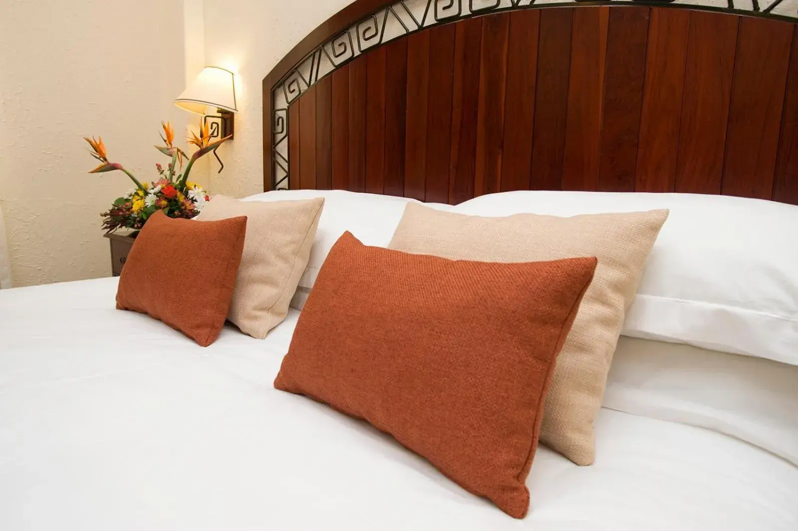 Deluxe Double Room in Bulawayo Rainbow Hotel Deluxe Double Room in Bulawayo Rainbow Hotel