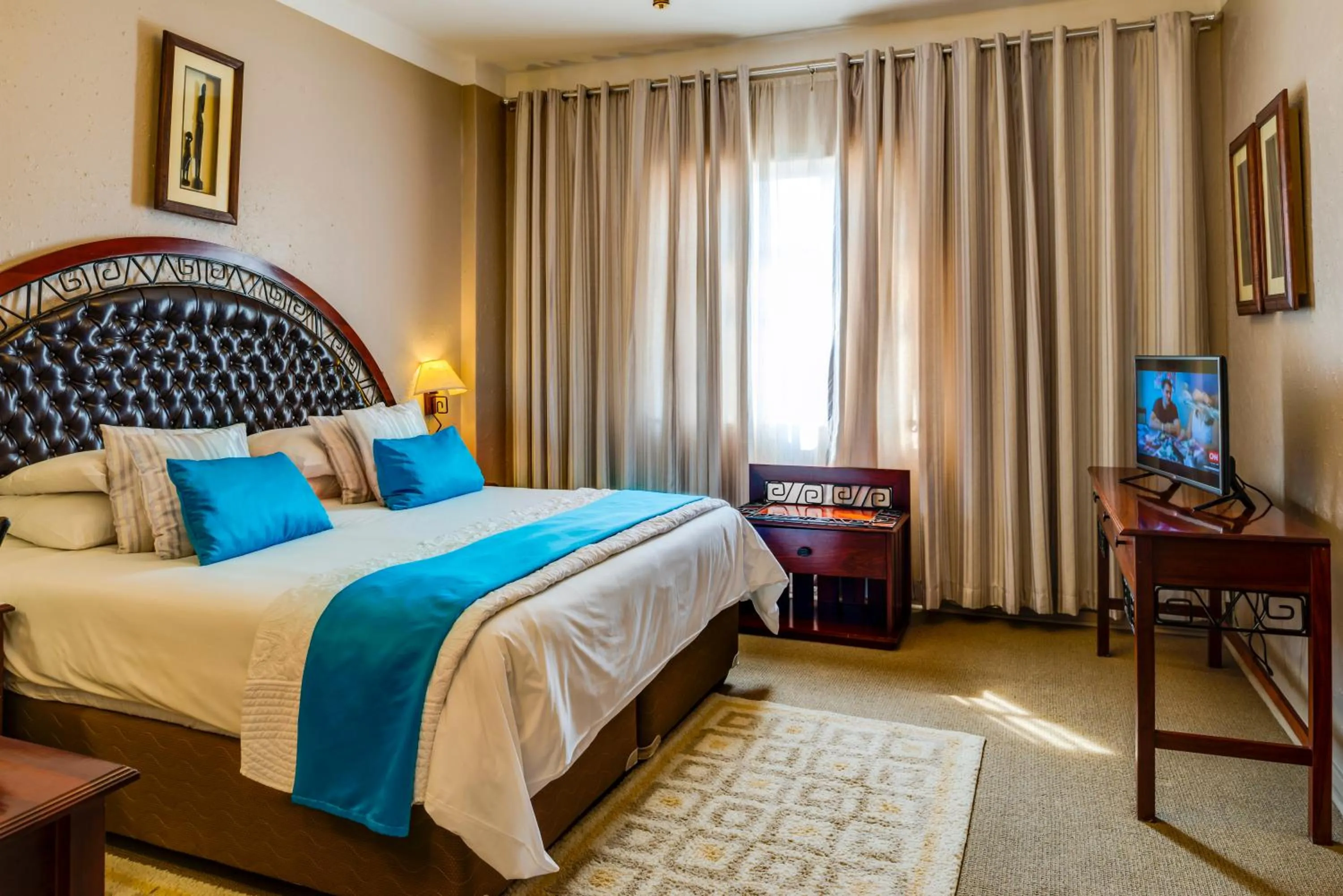 TV and multimedia, Bed in Bulawayo Rainbow Hotel