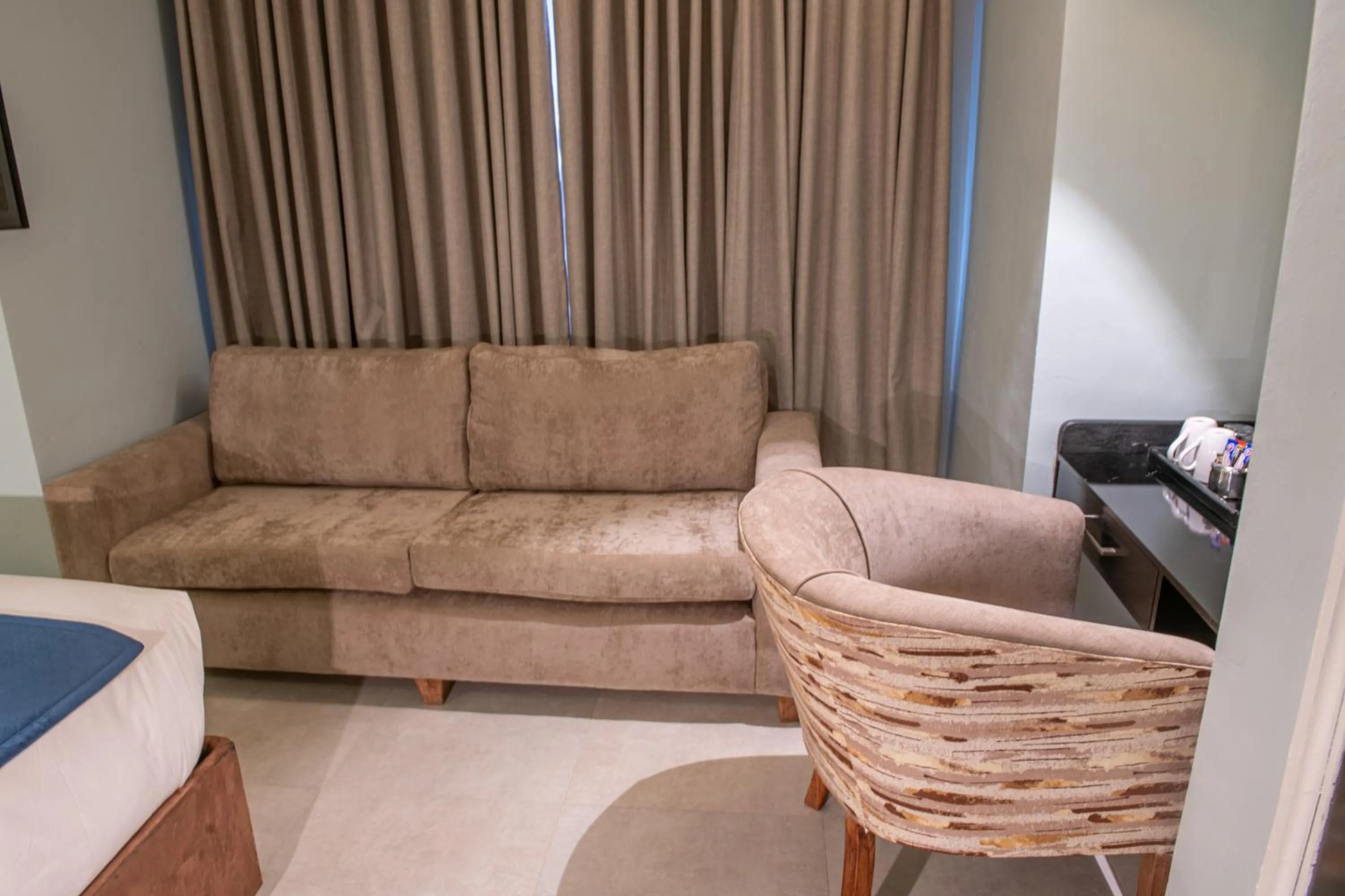 New Ambassador Hotel