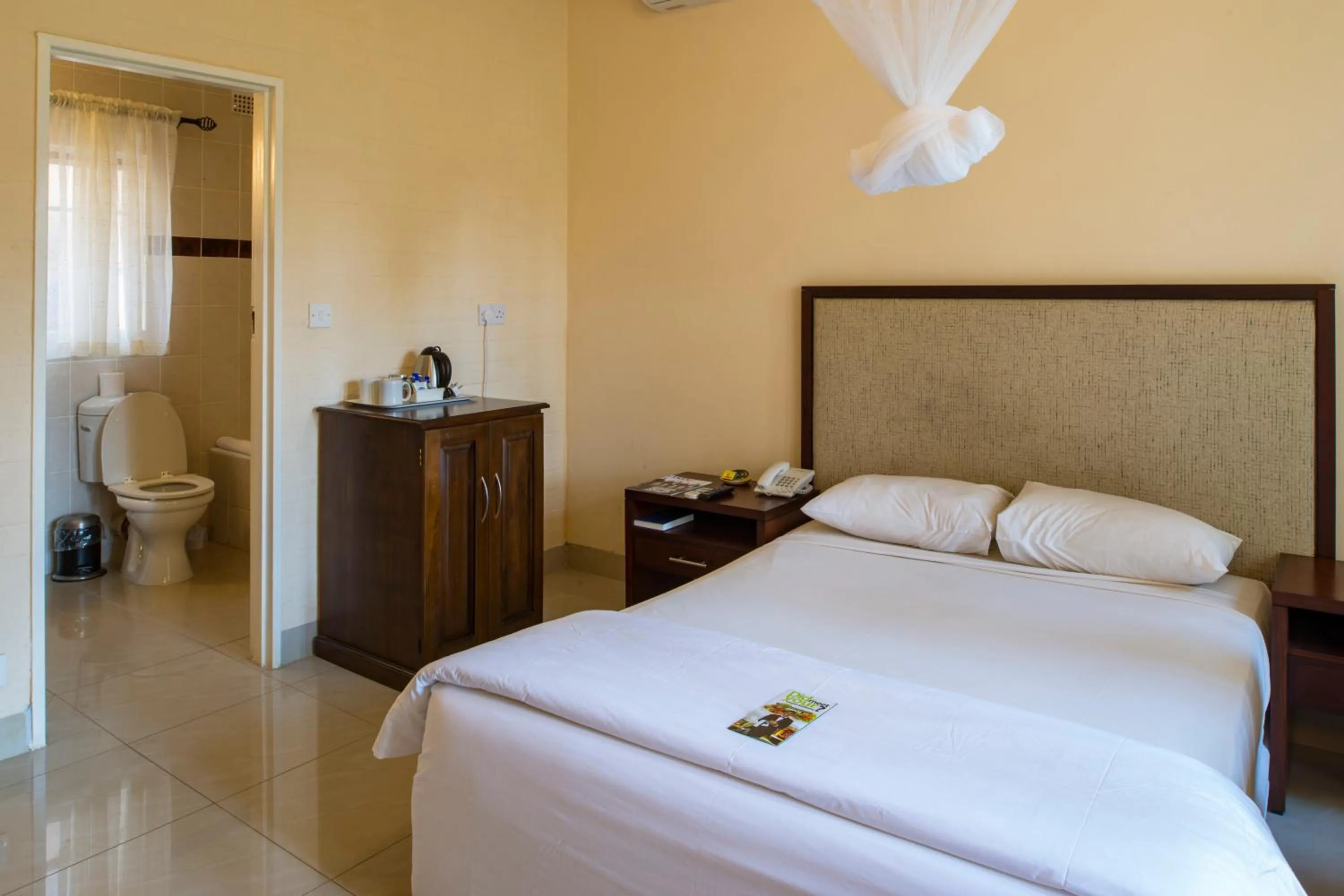 Bed in Kadoma Hotel & Conference Centre