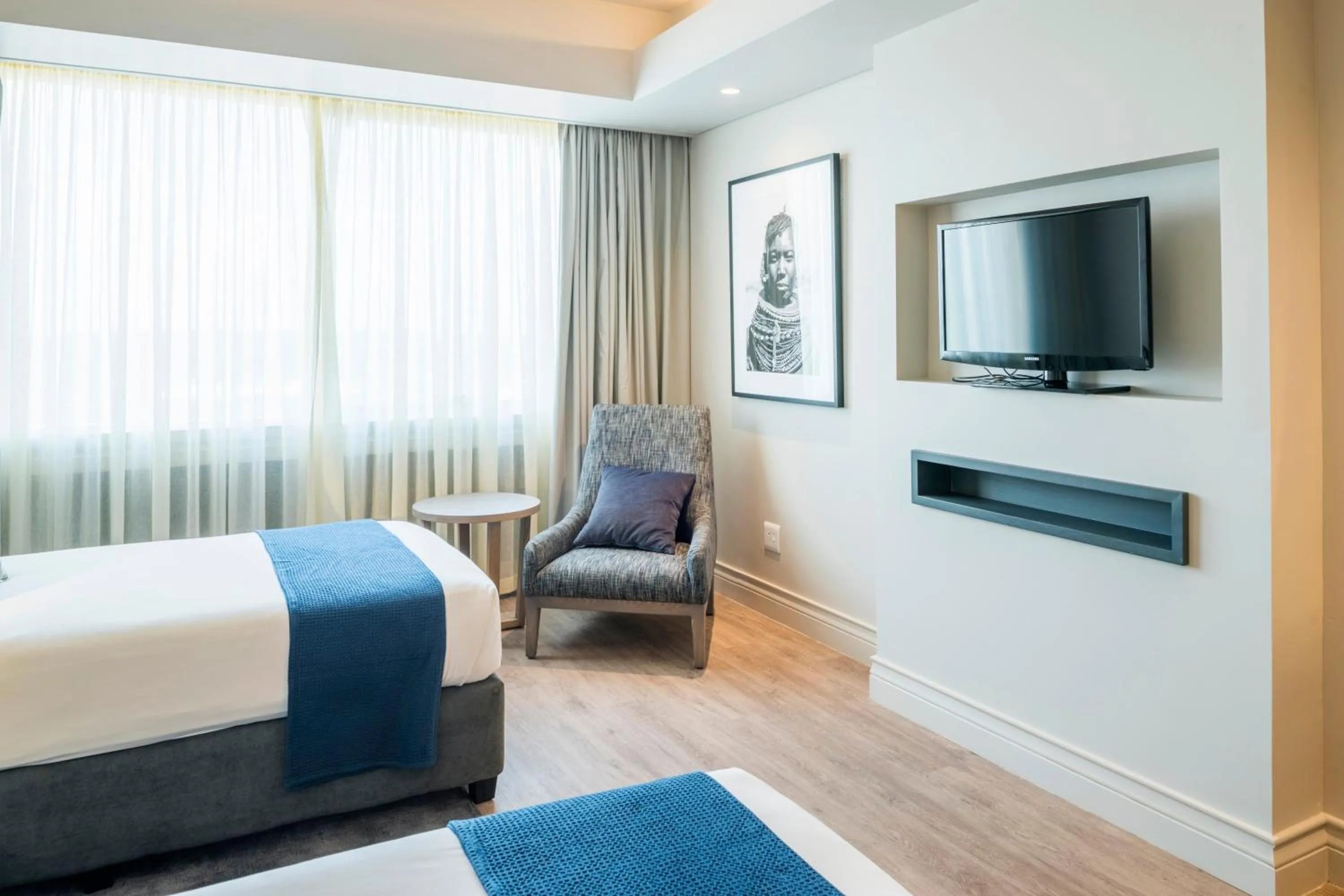 TV and multimedia, Bed in Rainbow Towers Hotel & Conference Centre